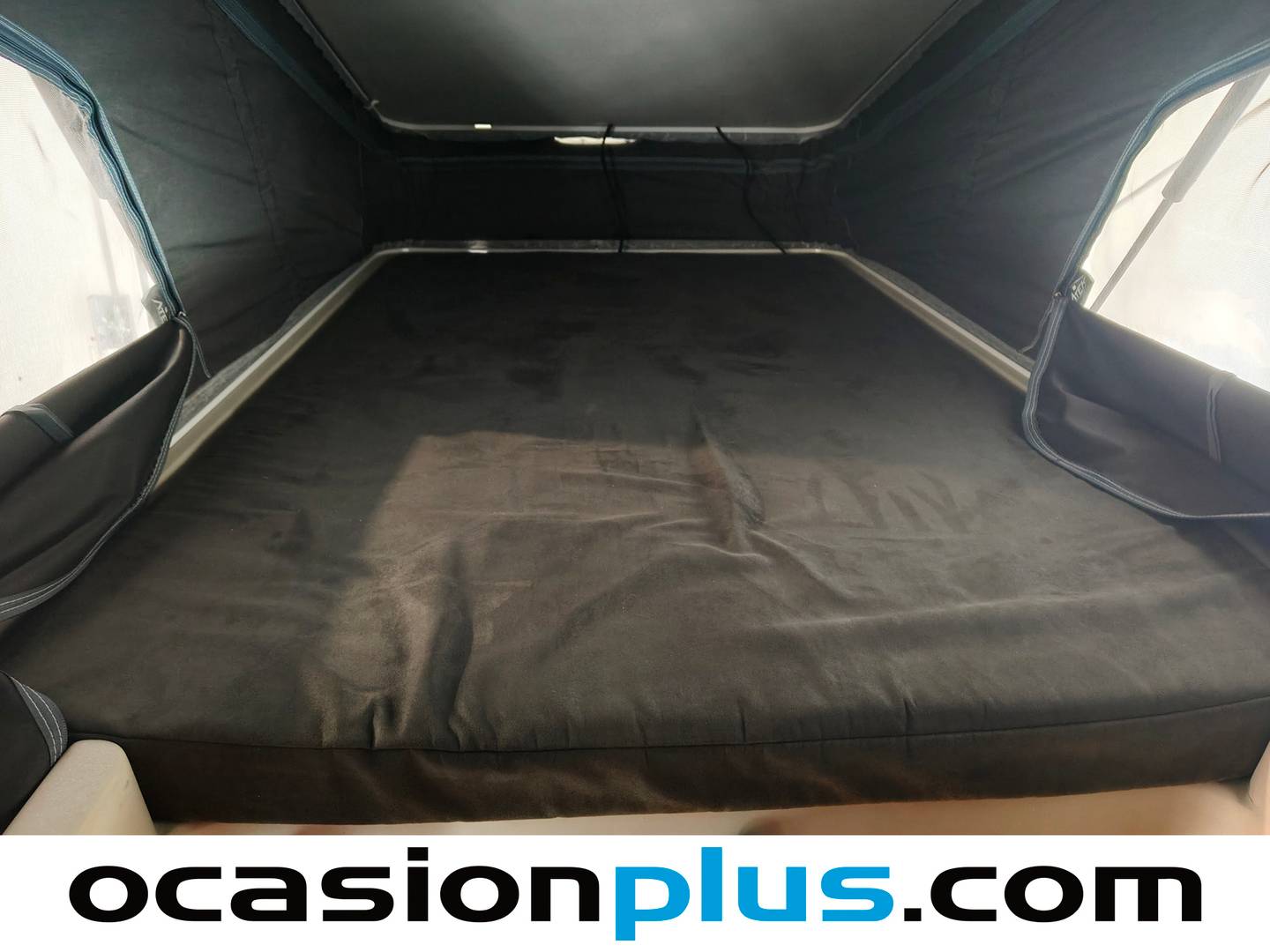 Extras y acabados del Mercedes Sprinter Mercedes Sprinter Furgon 211 CDI MEDIO 3.0T T. ALTO TD (114 CV) Camperizada 3 Plazas