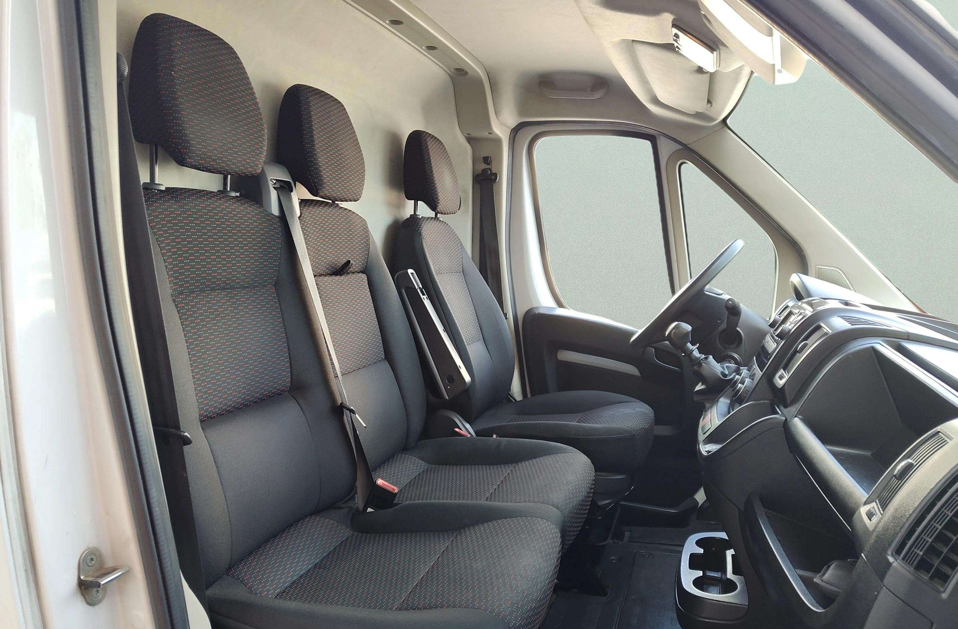 Opel Movano Furgon 2.2 BlueHDi Base L3H2 3.5T - foto 13