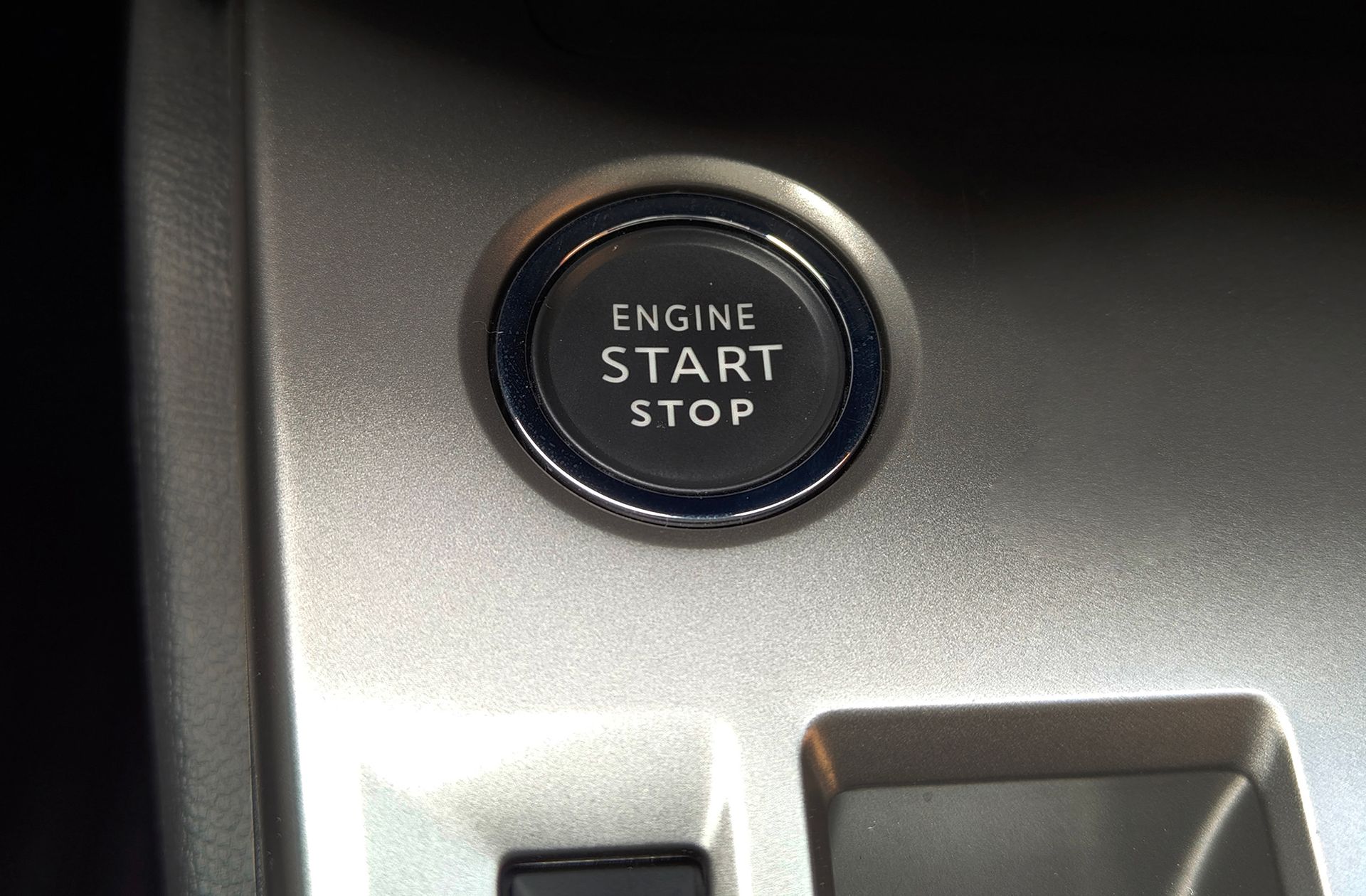 Peugeot 408 Allure Hybrid 145 eDCS6 - foto 36