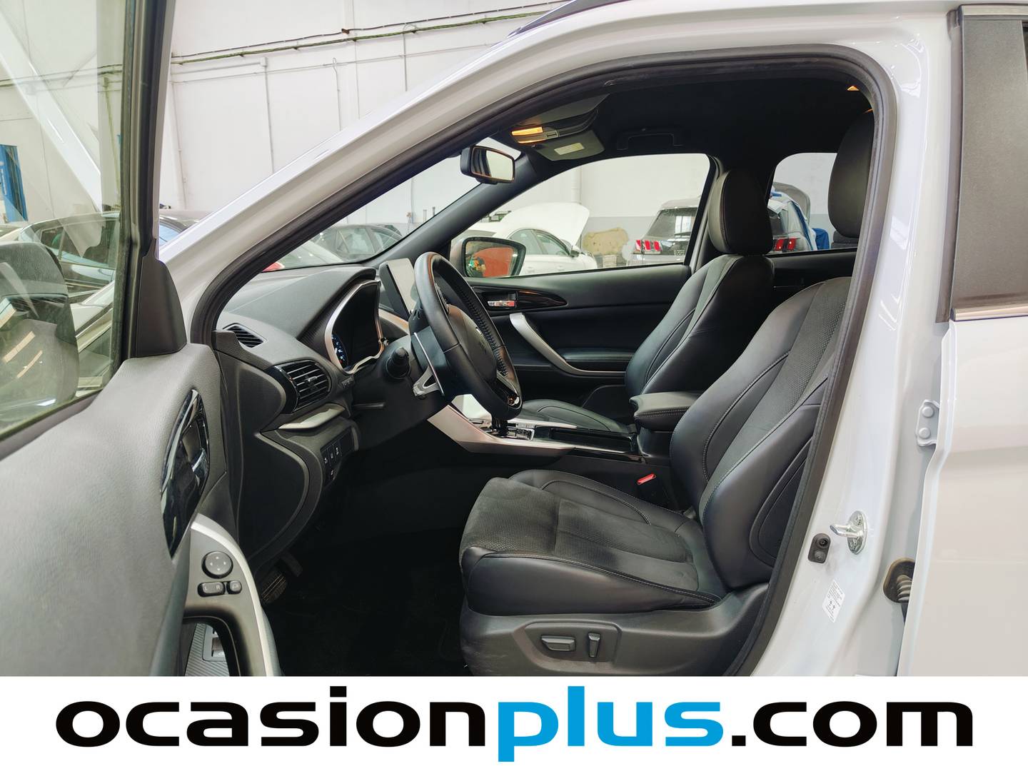 Foto asientos delanteros Mitsubishi Eclipse Cross Mitsubishi Eclipse Cross 2.4 PHEV Kaiteki 4WD Auto (188 CV)