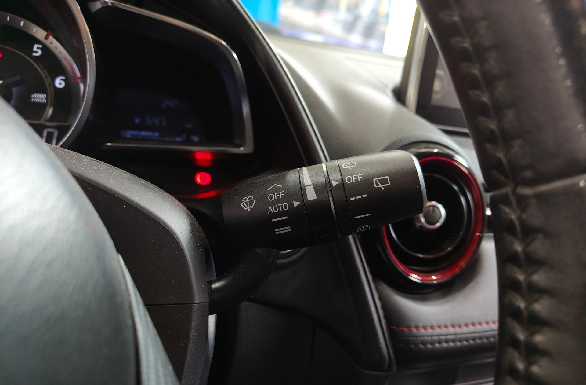 Mazda CX-3 1.5 DE Skyactiv Luxury 2WD - foto 27