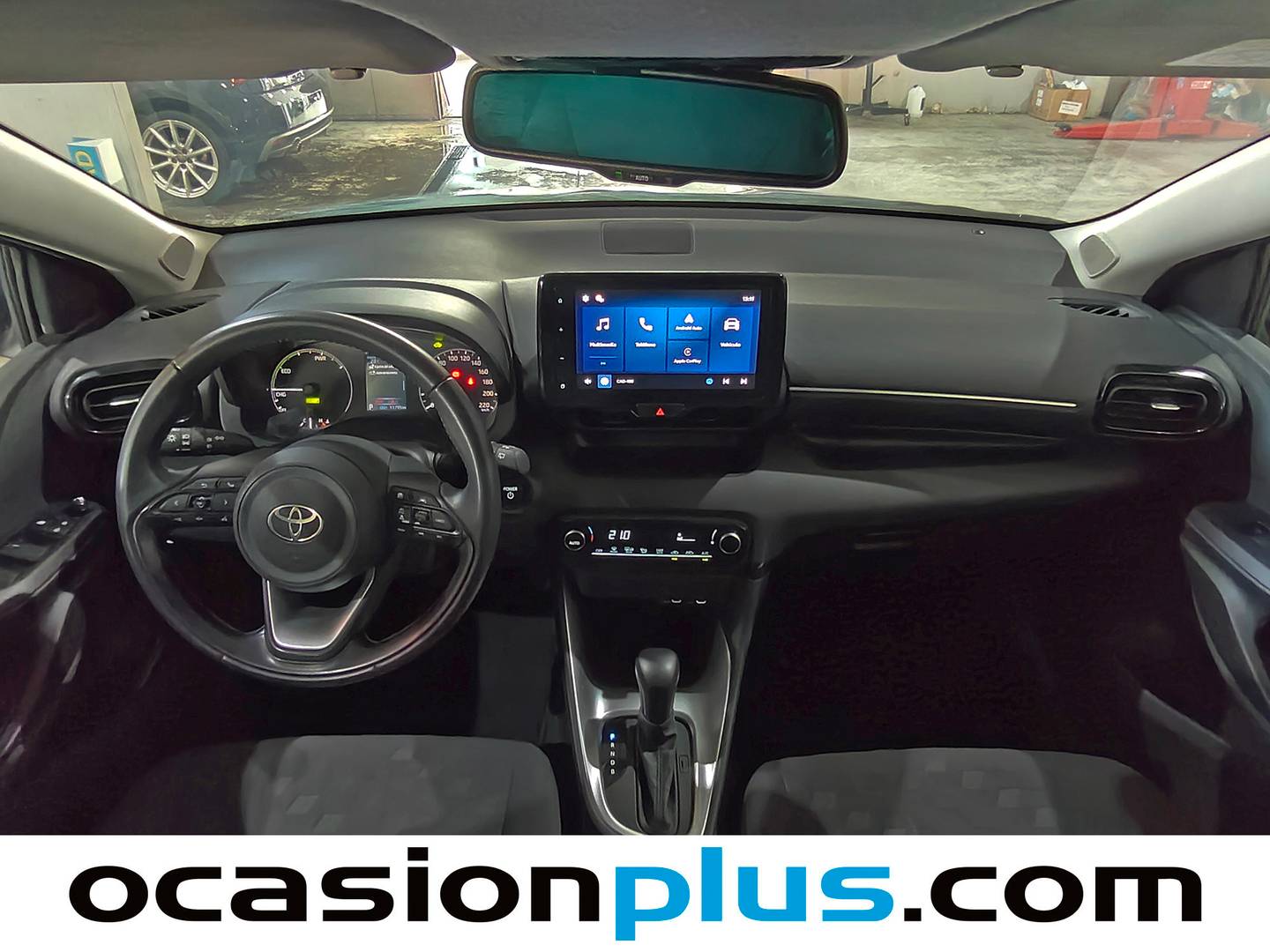 Foto asientos delanteros Toyota Yaris Toyota Yaris 120H Active Plus (116 CV)