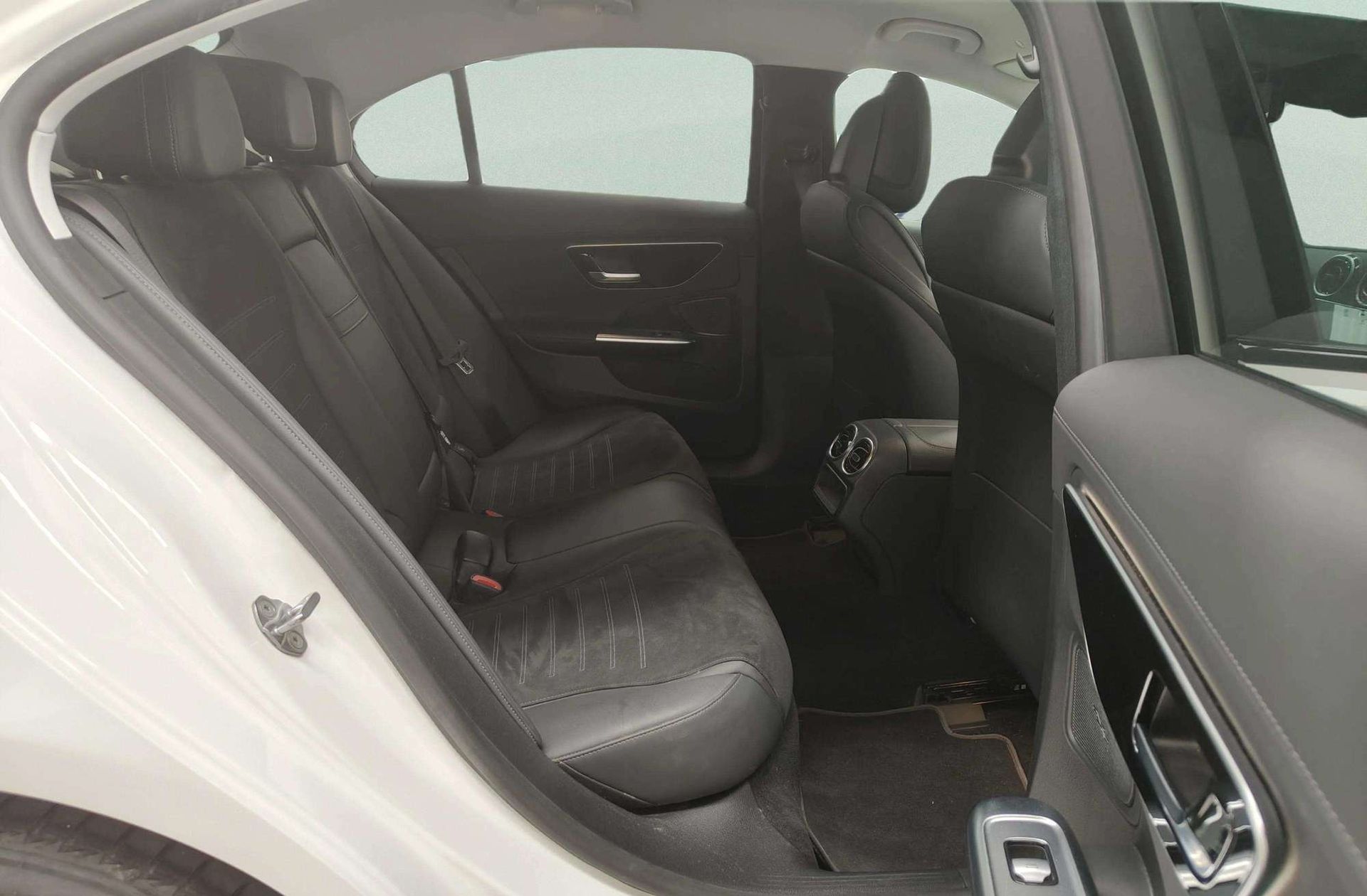 Mercedes-Benz Clase C 200 d Pack AMG - foto 23