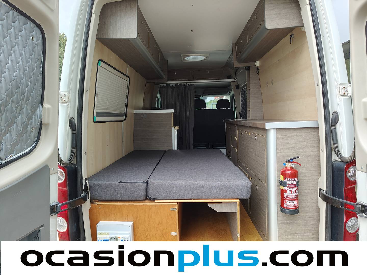 Extras y acabados del Volkswagen Crafter Volkswagen Crafter 30 Furgón Batalla Media TA 2.0 TDI BMT (109 CV) Camperizada 3 Plazas
