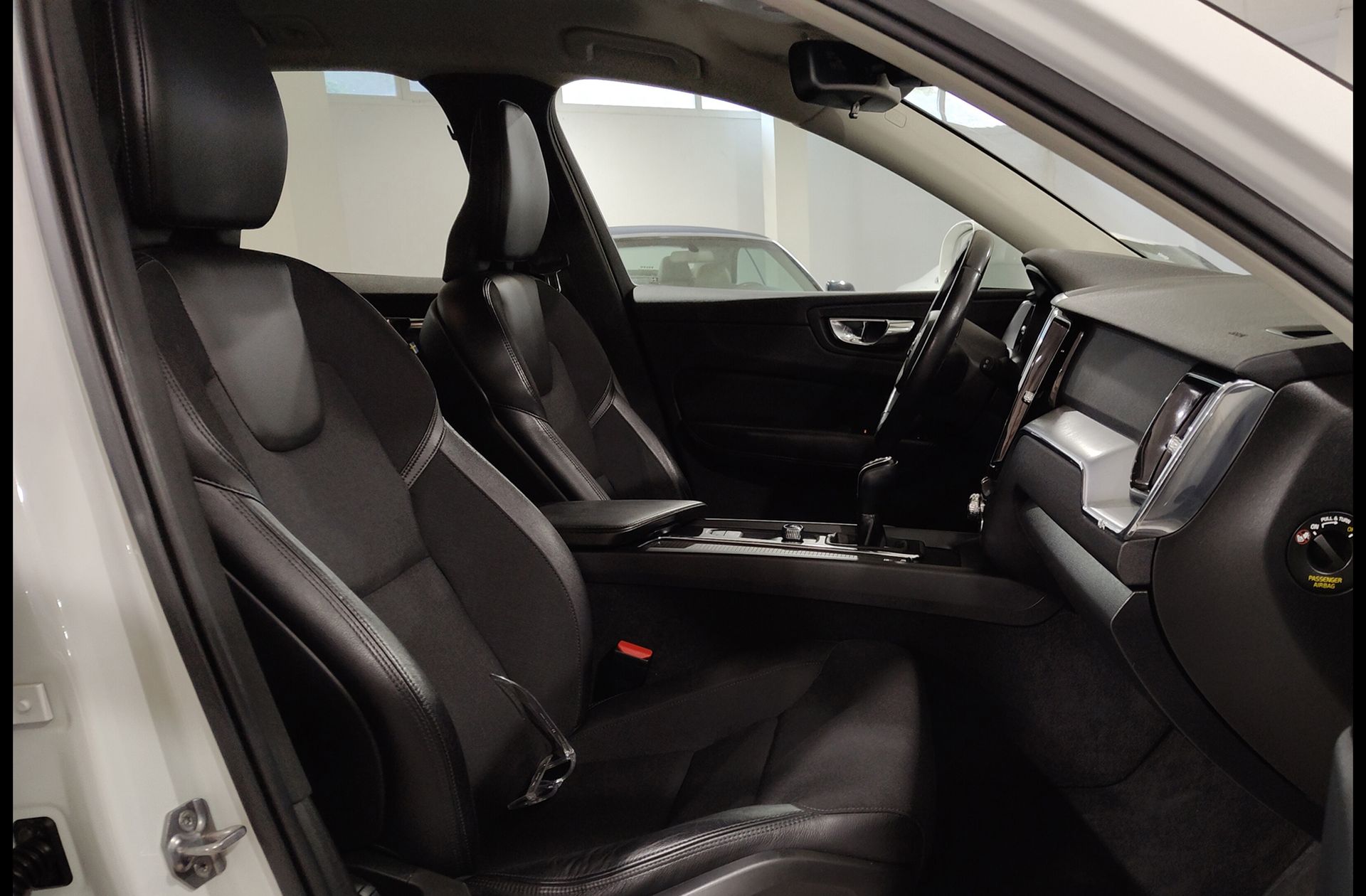 Volvo XC60 D3 Momentum - foto 18