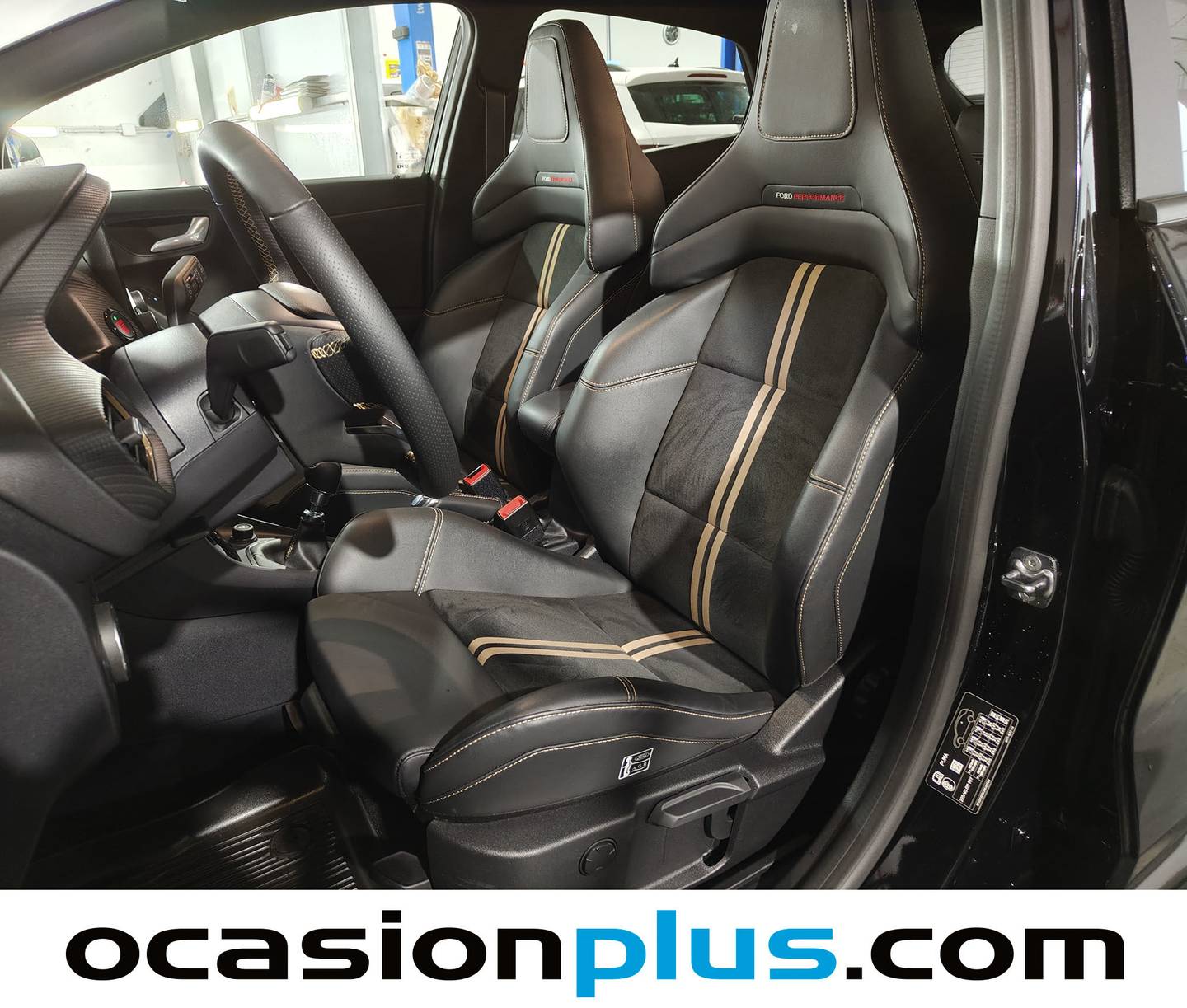 Foto Ford Puma Ford Puma 1.5 EcoBoost ST Gold Edition  (200 CV)