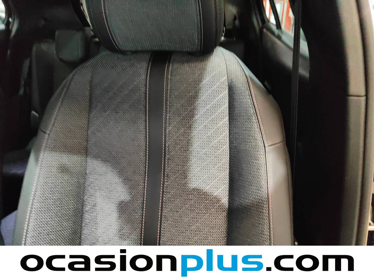 Extras y acabados del Peugeot 2008 Peugeot 2008 Allure Hybrid eDCS6 (145 CV)