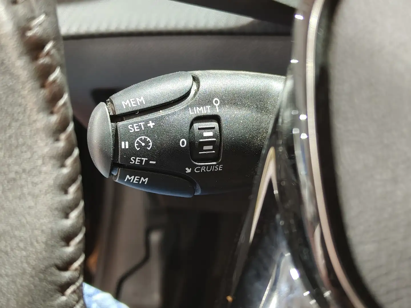 Foto Peugeot 208 Peugeot 208 PureTech 100 Allure (100 CV)