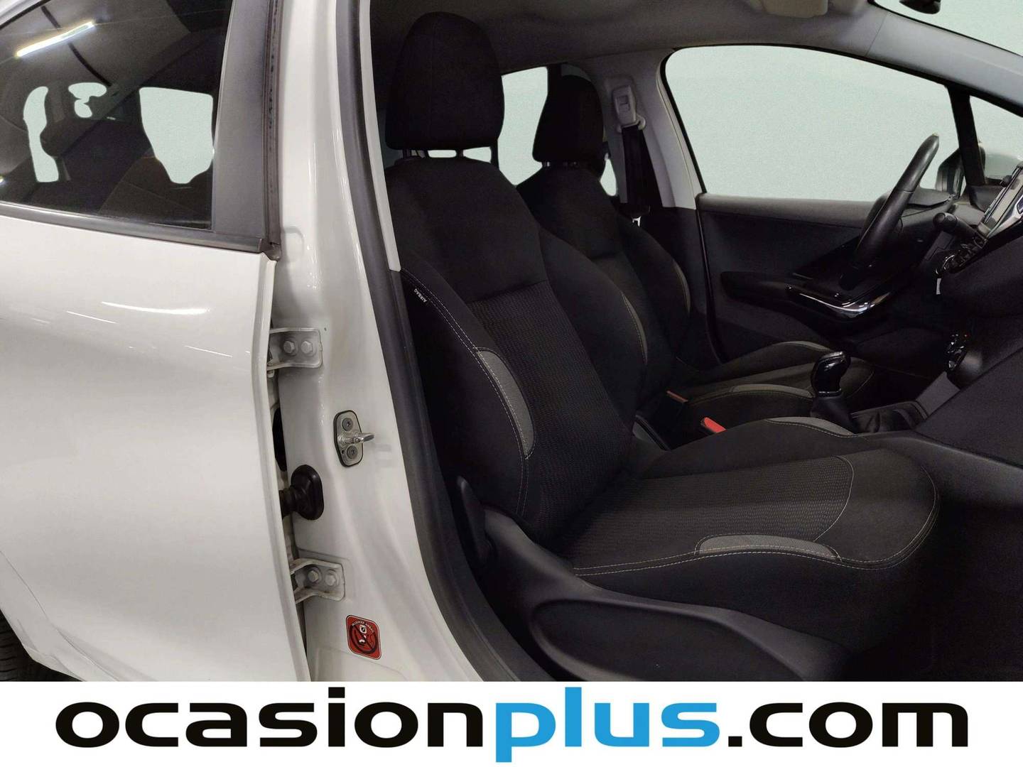 Peugeot 208 Peugeot 208 1.2 PureTech Active (82 CV) manual