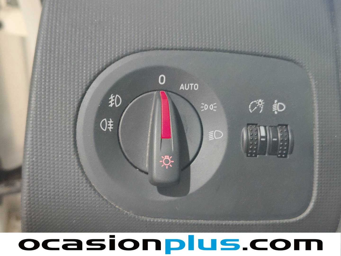 Extras y acabados del Seat Ibiza Seat Ibiza SC 1.6 TDI Style ITech (90 CV)