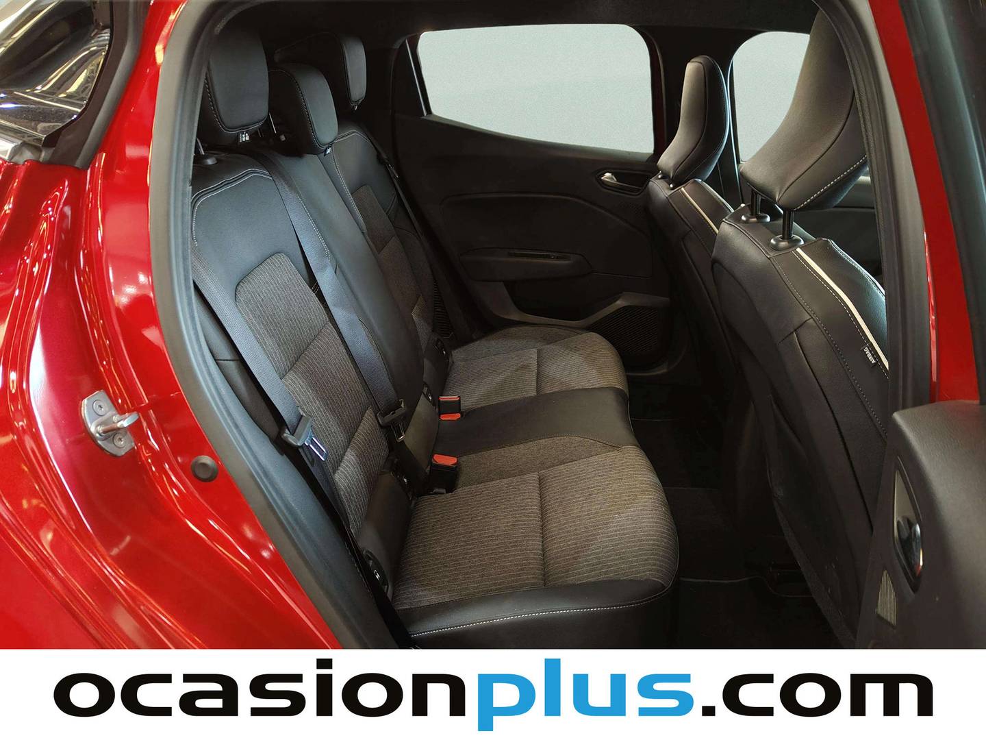 Foto Mitsubishi Colt Mitsubishi Colt 160 HEV Kaiteki (143 CV) siete plazas