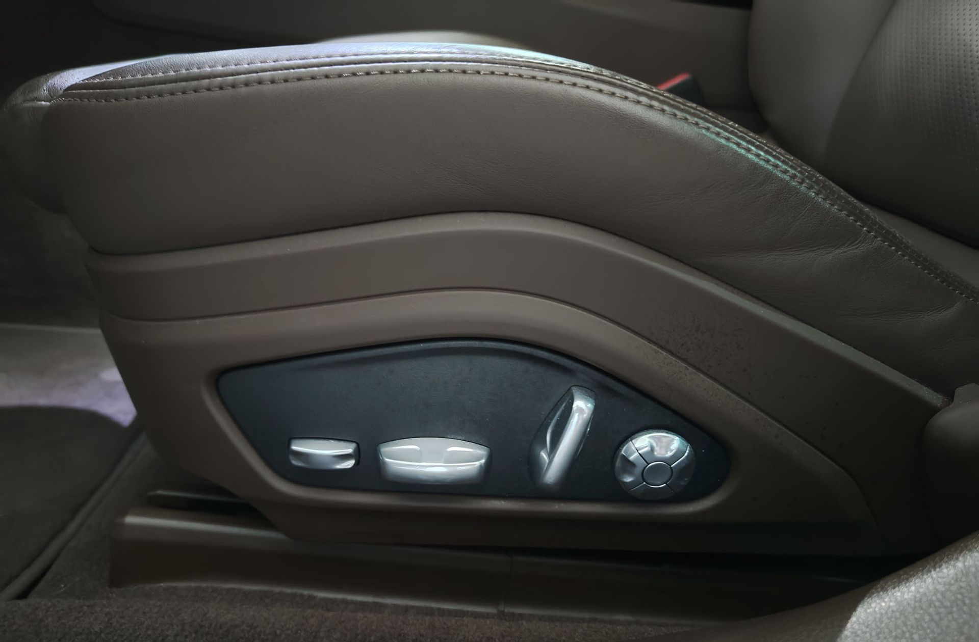 Porsche Panamera 4S E-Hybrid - foto 18