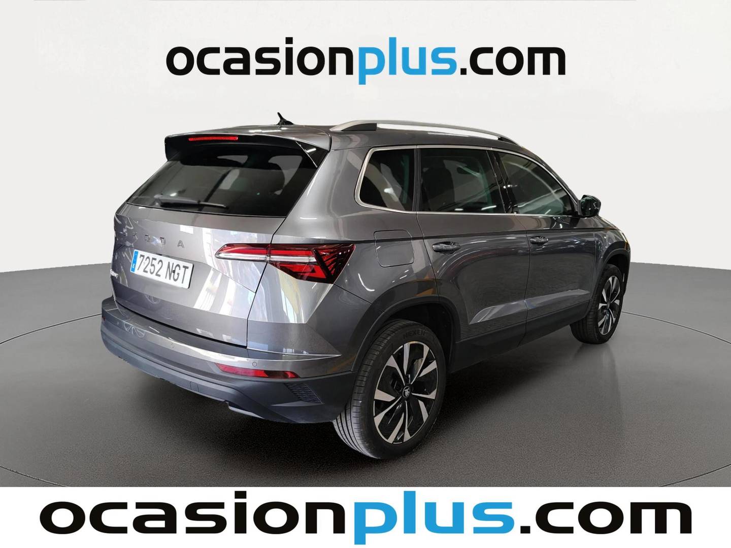 Foto trasera Skoda Karoq Skoda Karoq 1.5 TSI ACT Plus DSG (150 CV) derecha