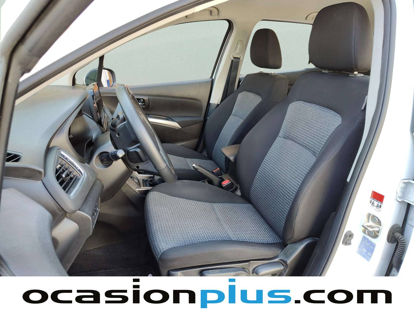 Foto asientos delanteros Suzuki S-Cross Suzuki S-Cross 1.4T Mild Hybrid S2 4WD (129 CV)