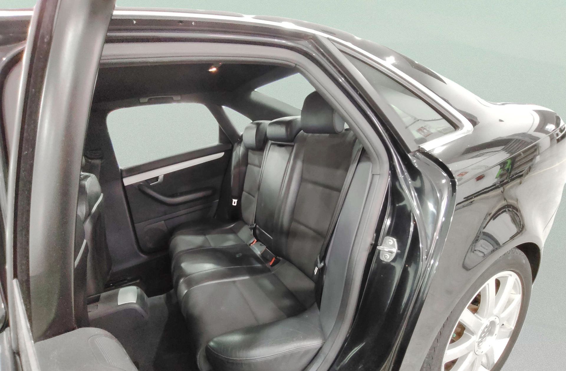 Audi A4 1.8 T Pack S-Line - foto 9