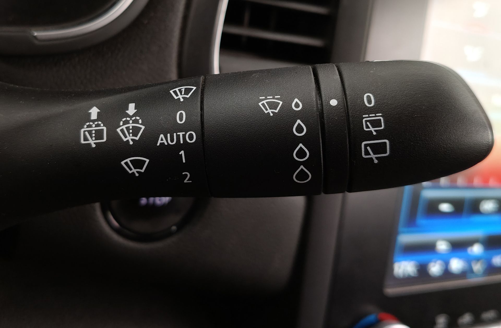 Renault Mégane Zen TCe GPF - foto 32