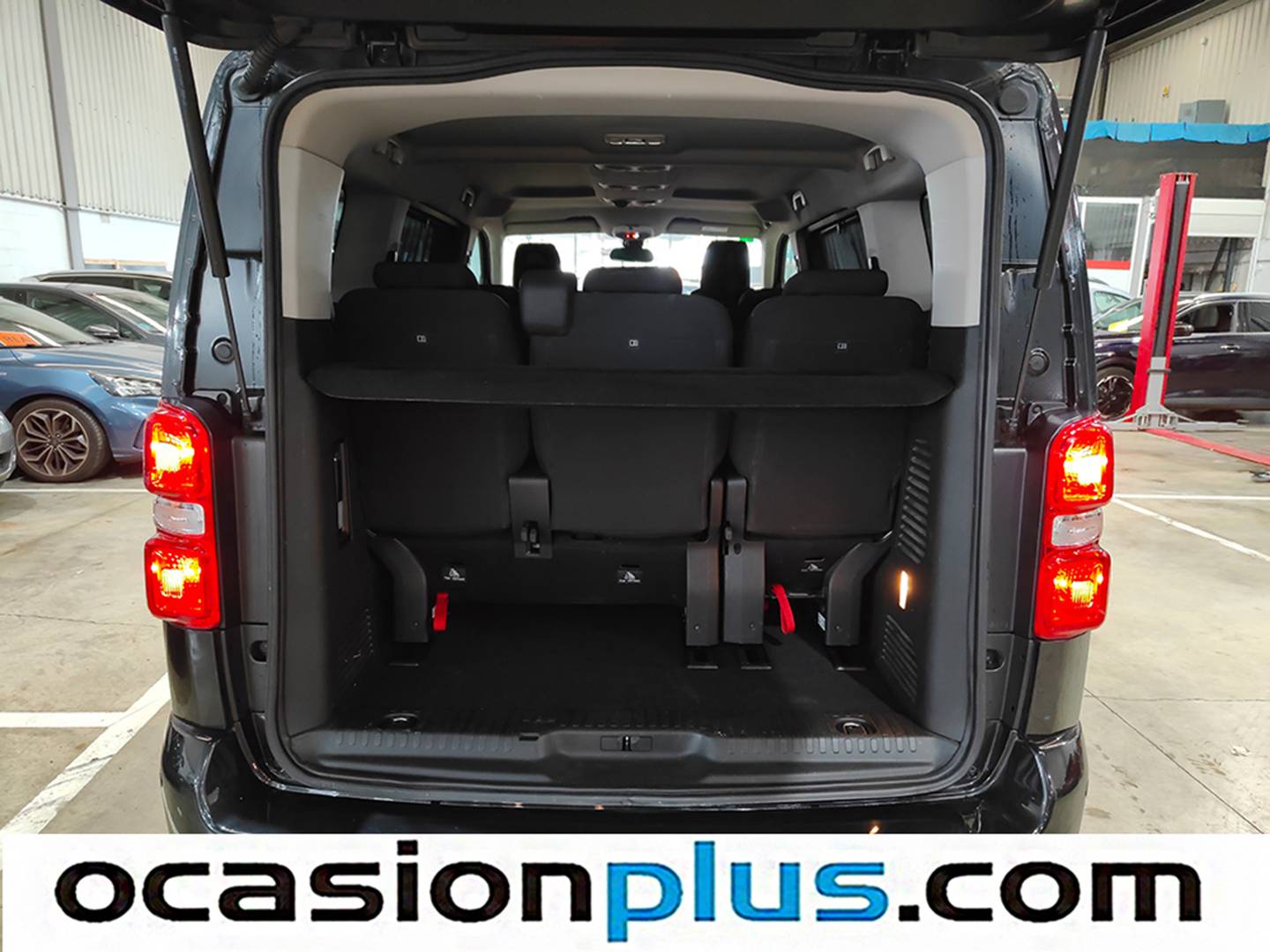 Fotos maletero Citroën Spacetourer Citroën Spacetourer BlueHDi 150 S&S Feel Talla M 110 kW (150 CV) 8 Plazas