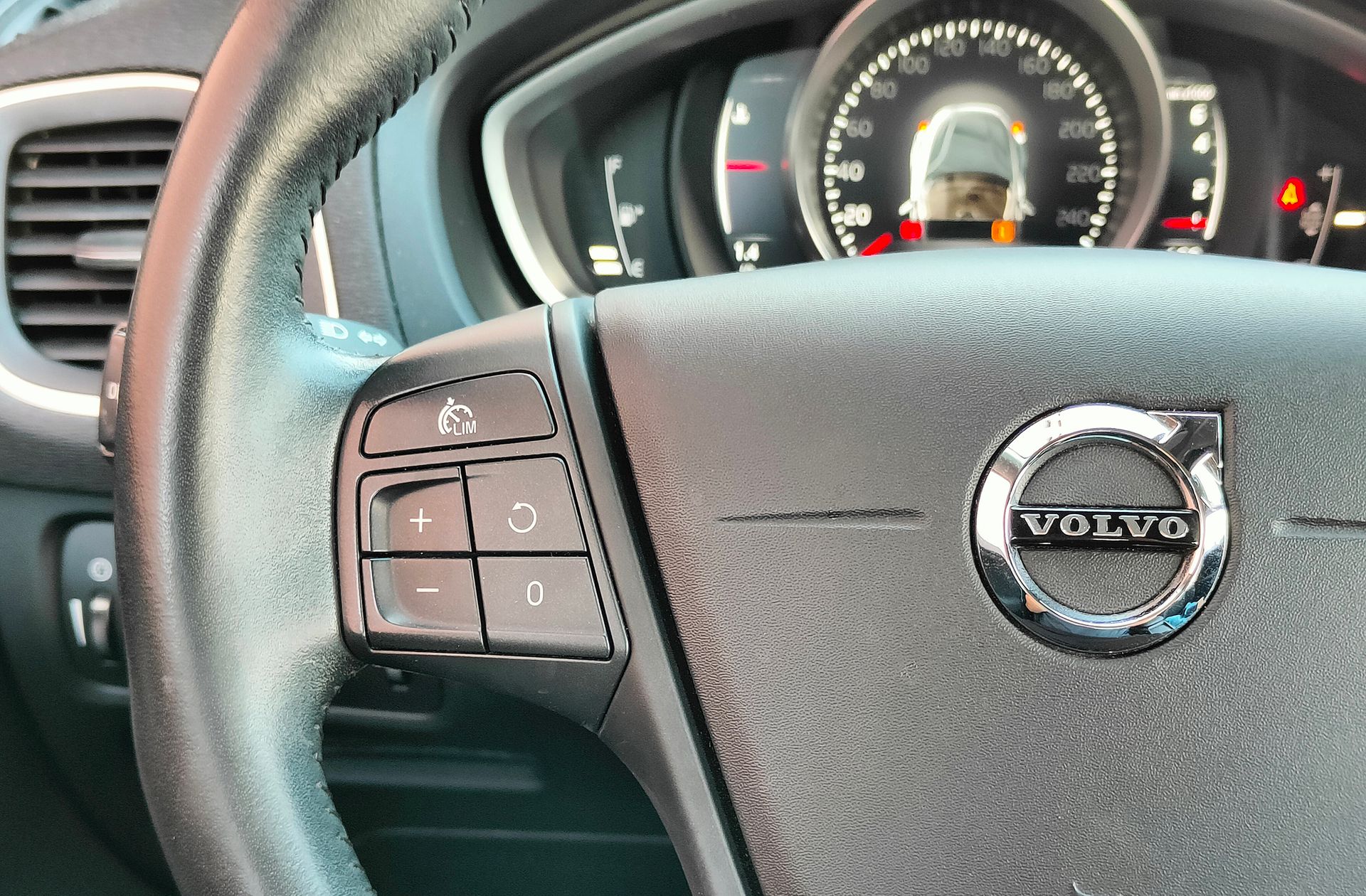 Volvo V40 T2 Kinetic - foto 21