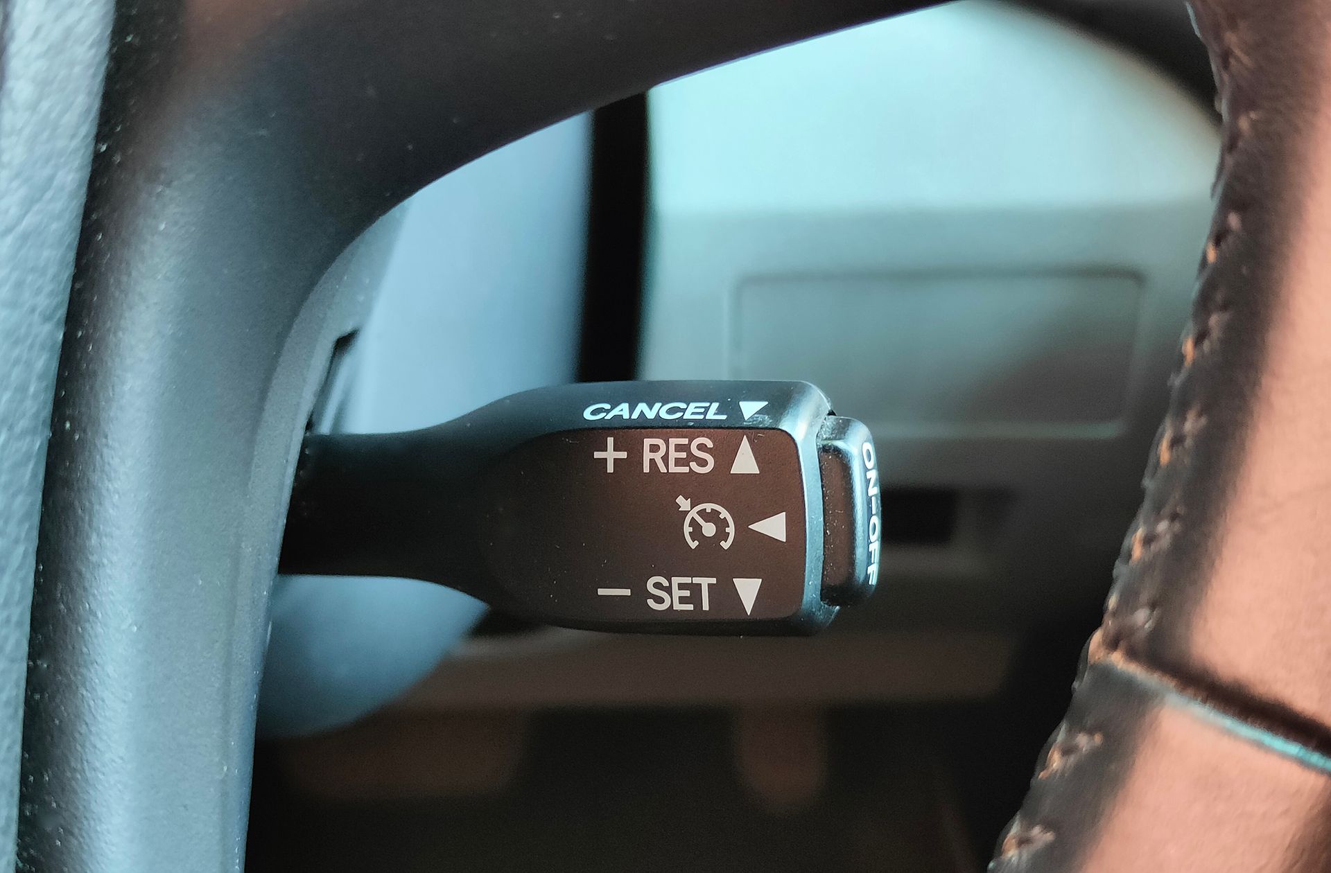 Lexus RX 450h Luxury - foto 29