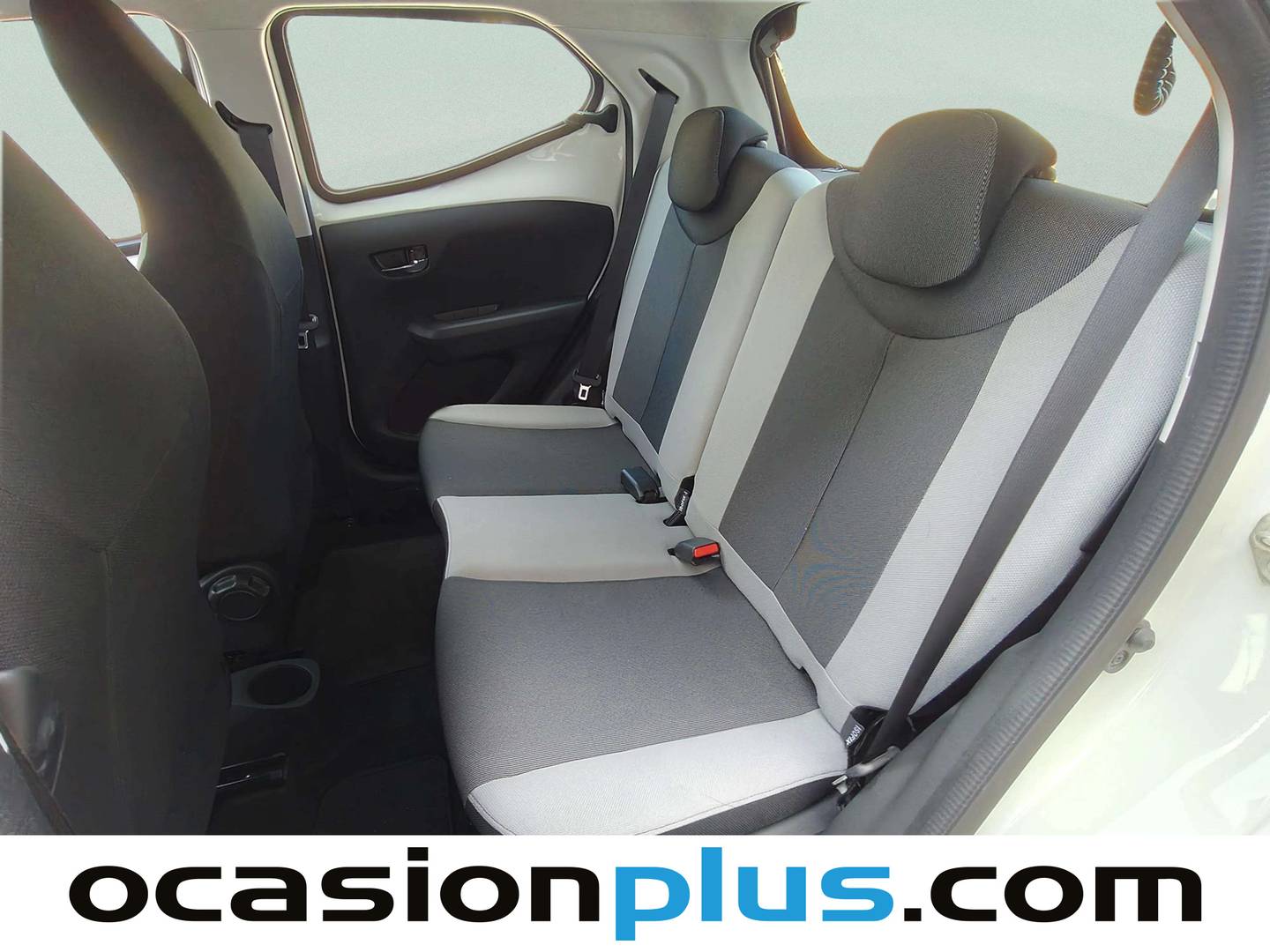 Foto asientos traseros Toyota Aygo Toyota Aygo 1.0 70 x-play (69 CV)