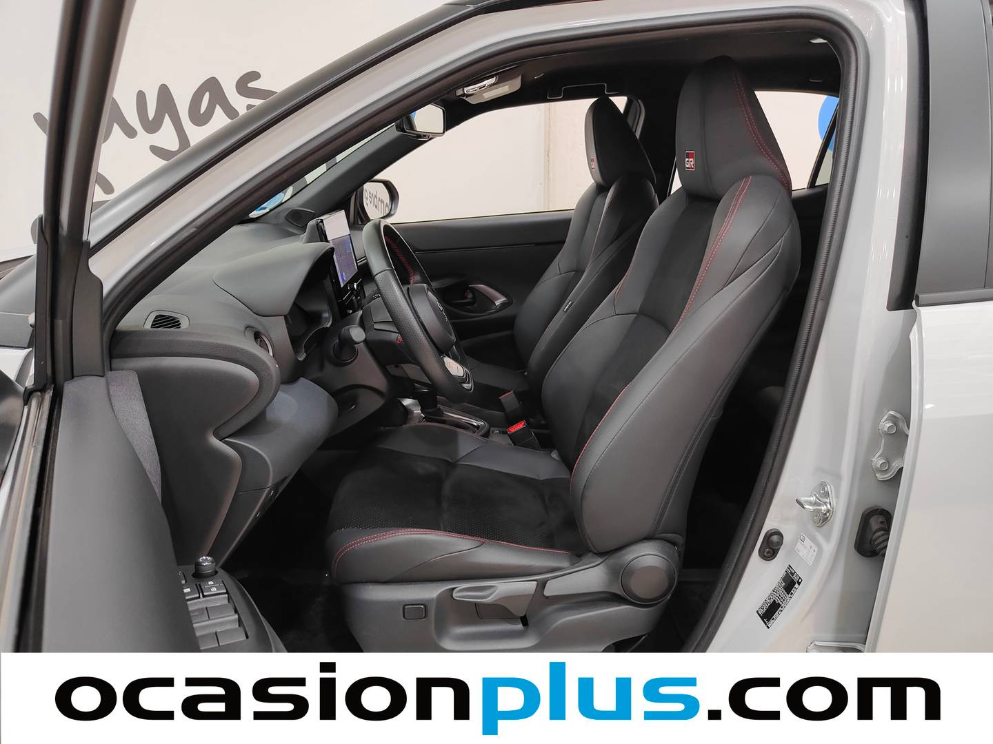 Foto asientos delanteros Toyota Yaris Cross Toyota Yaris Cross 130H GR Sport (130 CV)