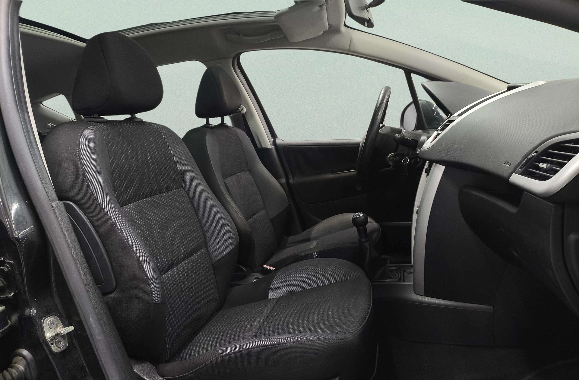 Peugeot 207 SW 1.6 HDi Active FAP - foto 15