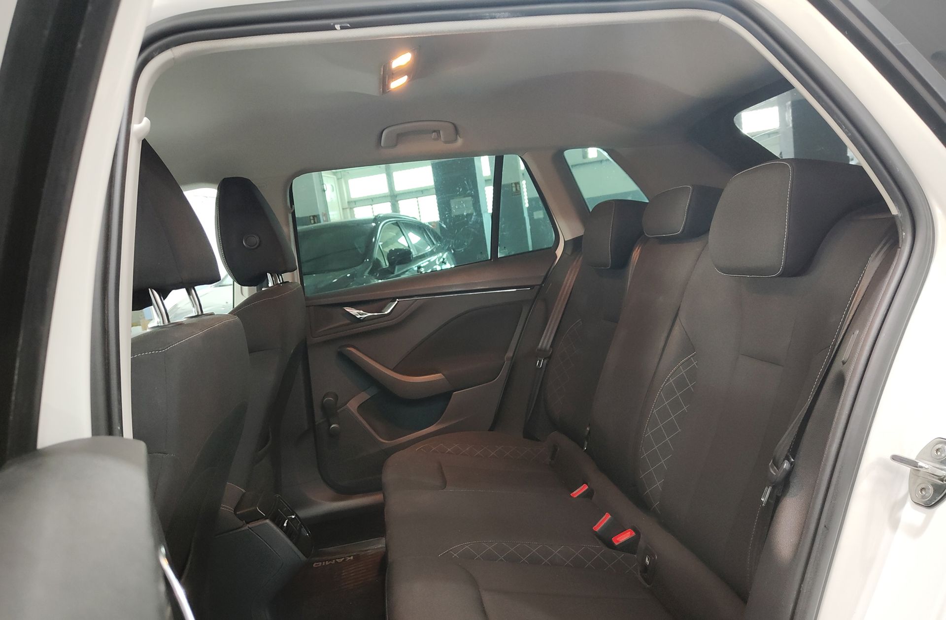 Škoda Kamiq 1.0 TSI Active - foto 11