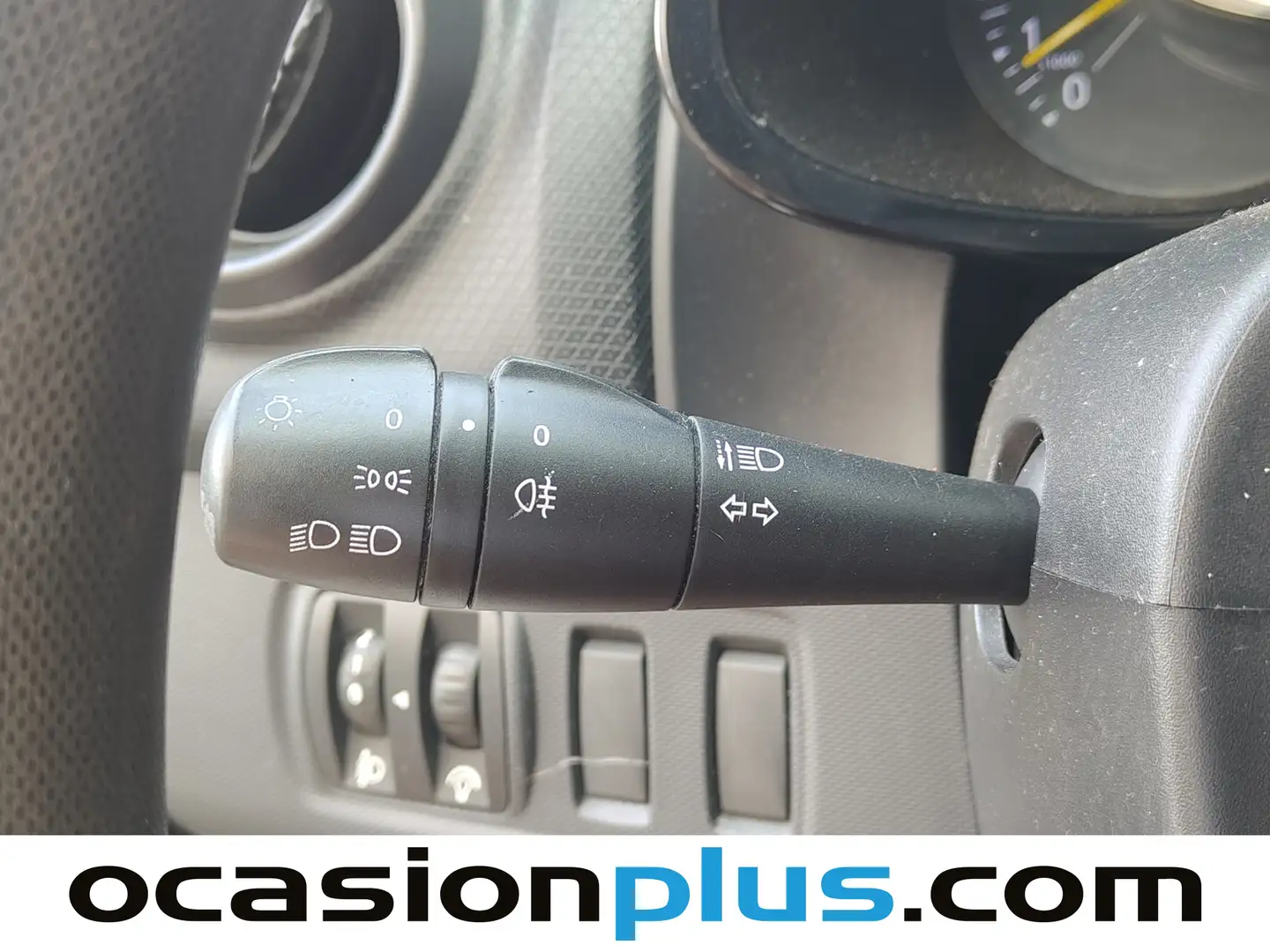 Foto Renault Clio Renault Clio 1.2 Authentique (75 CV)