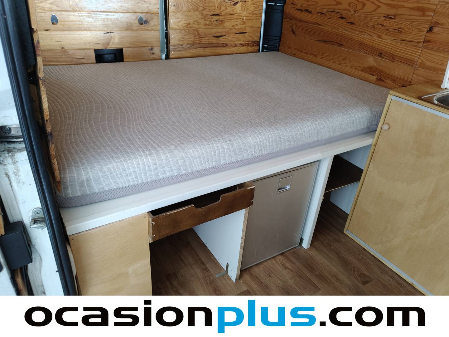 Equipamiento del Citroën Jumper Citroën Jumper Furgon BlueHDi 110 30 L1H1 (110 CV) Semi-camperizada 3 Plazas