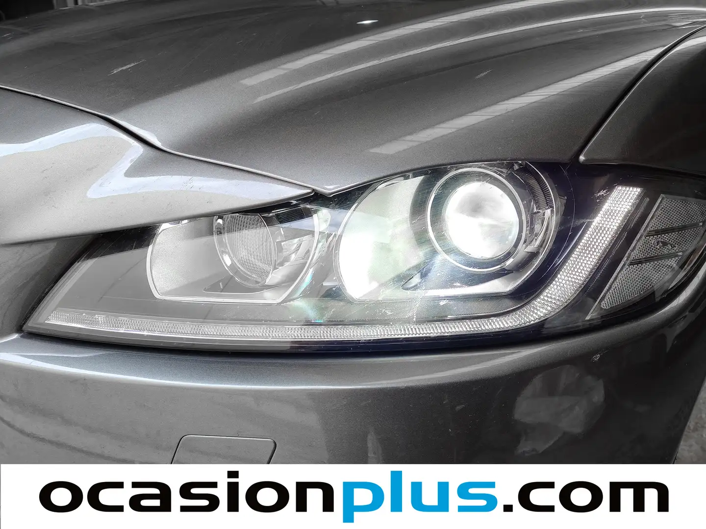 Foto Jaguar F-Pace Jaguar F-PACE 2.0L i4D R-Sport Auto (180 CV)