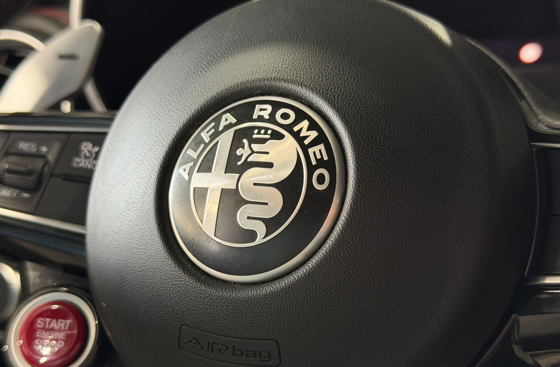 Alfa Romeo Giulia 2.9T V6 Quadrifoglio - foto 14