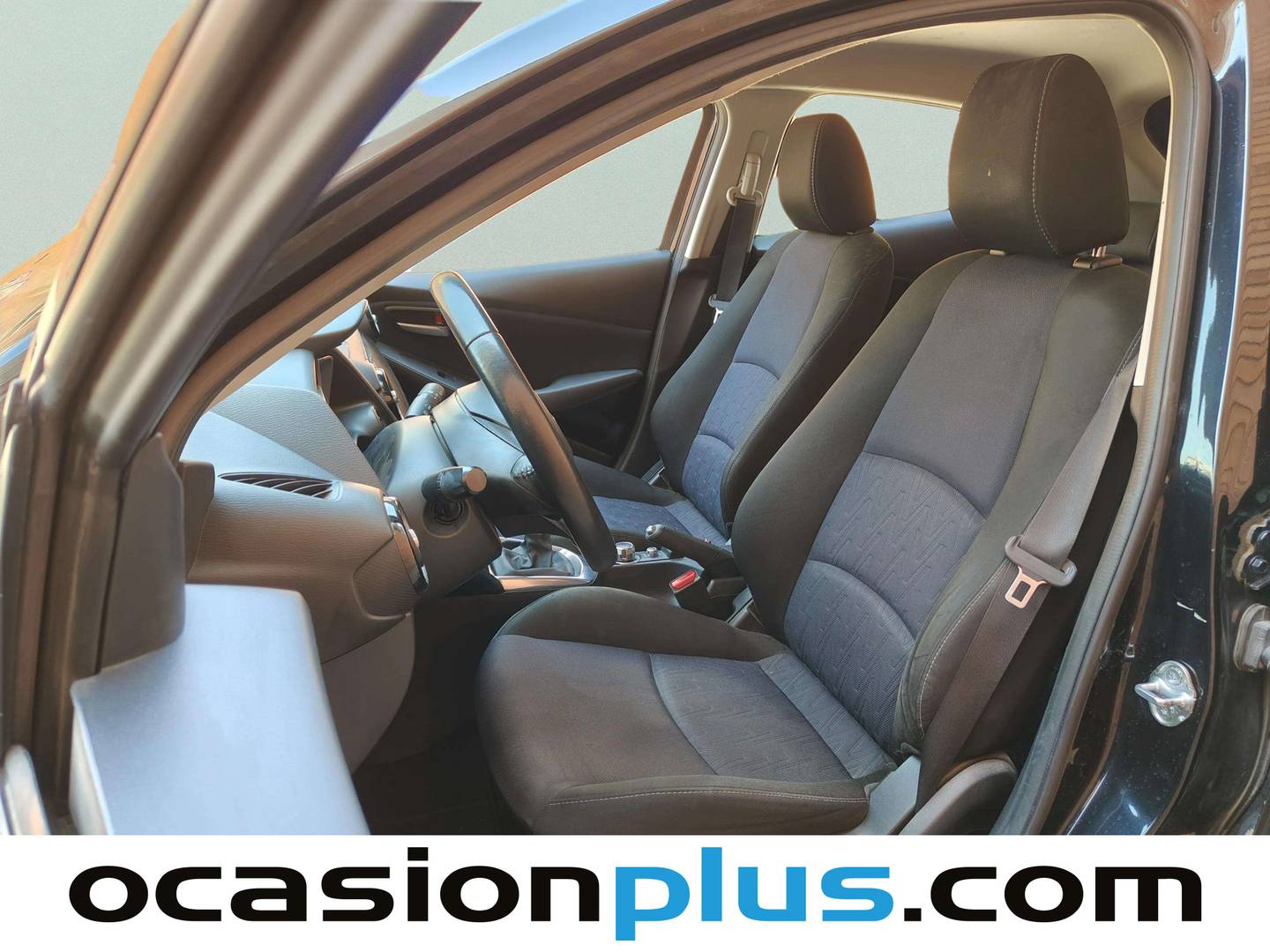 Foto asientos delanteros Mazda Mazda2 Mazda Mazda 2 1.5 GE Style (90 CV)