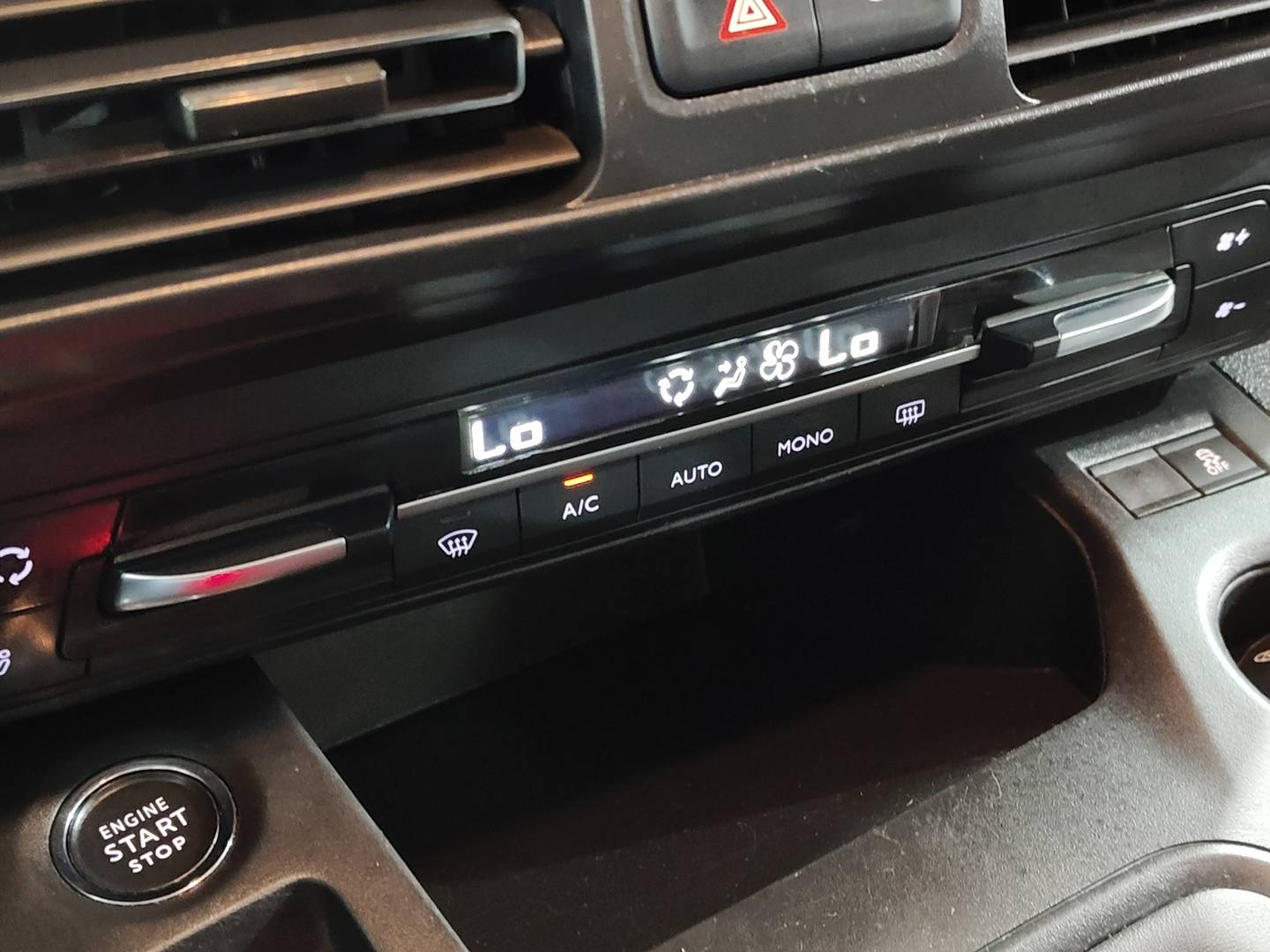 Foto Peugeot Rifter Peugeot Rifter BlueHDi 100 GT Line Standard (100 CV)