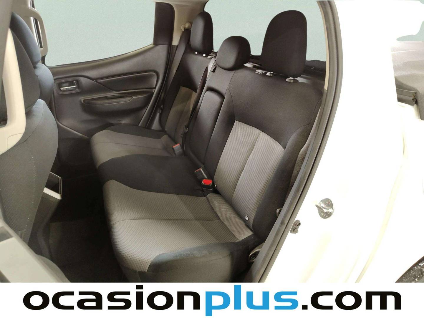 Foto asientos traseros Mitsubishi L200 Mitsubishi L200 220 DI-D Doble Cabina M-Pro Auto (150 CV) 4x4
