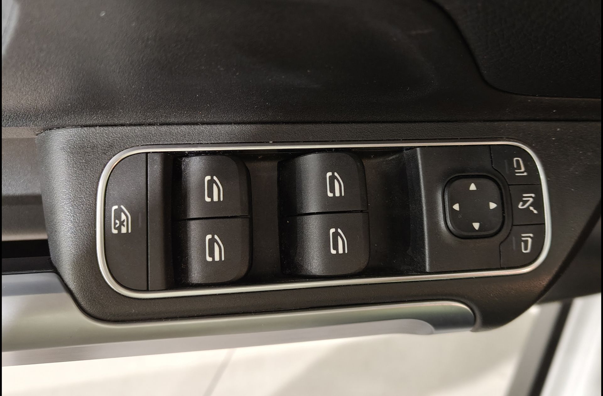 Mercedes-Benz GLB 220 D 4MATIC - foto 30