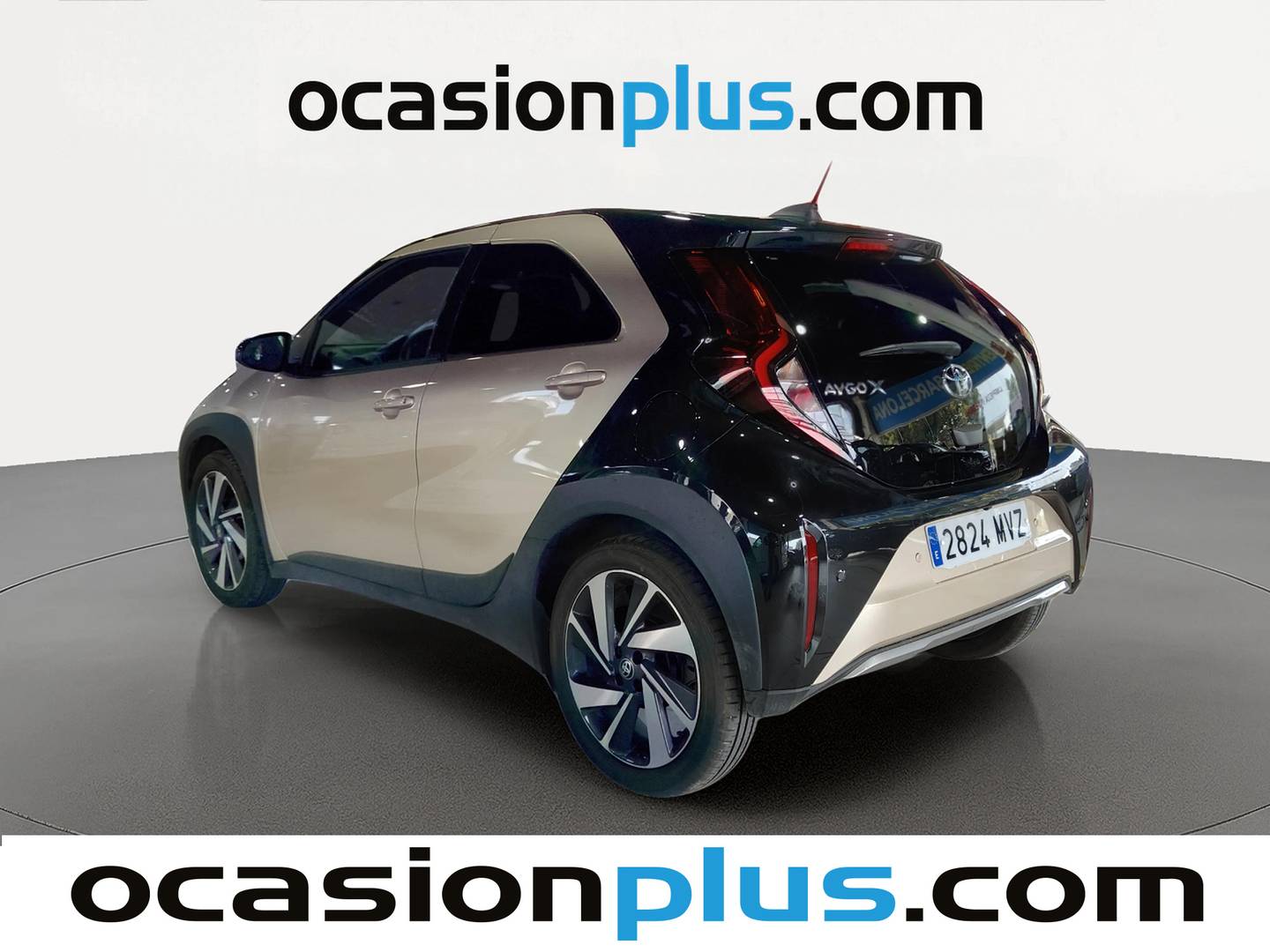 Foto trasera Toyota Aygo X Cross Toyota Aygo X Cross 1.0 VVT-I Chic (72 CV) derecha