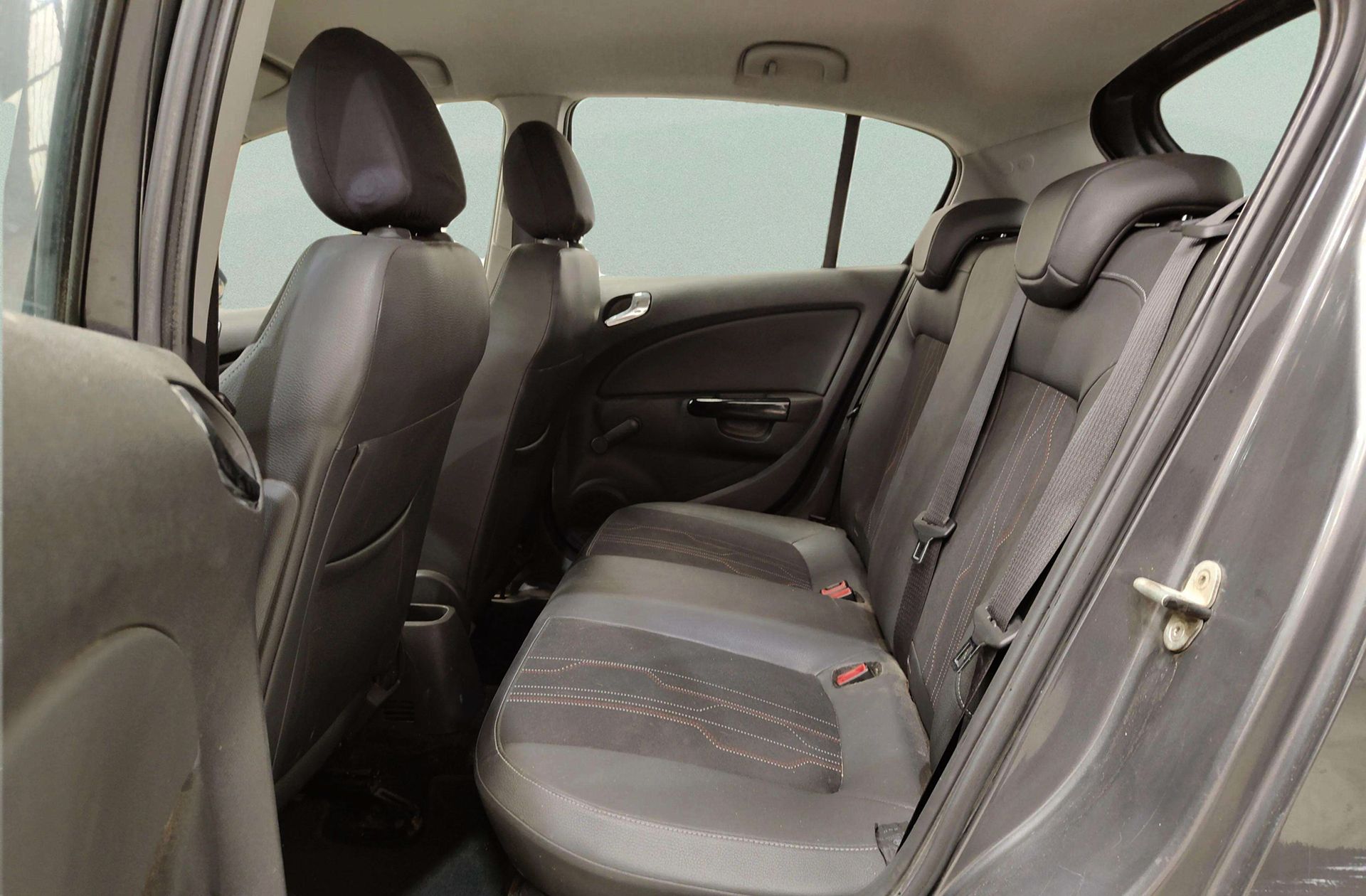 Opel Corsa 1.2 Selective - foto 9