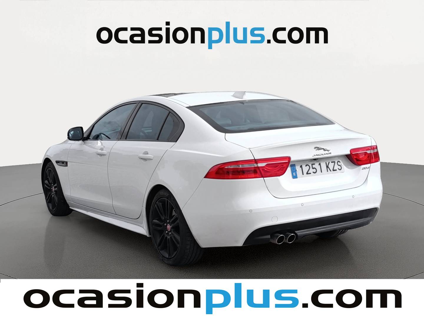 Foto Jaguar XE Jaguar XE 2.0 Diesel R-Sport RWD Auto (180 CV)