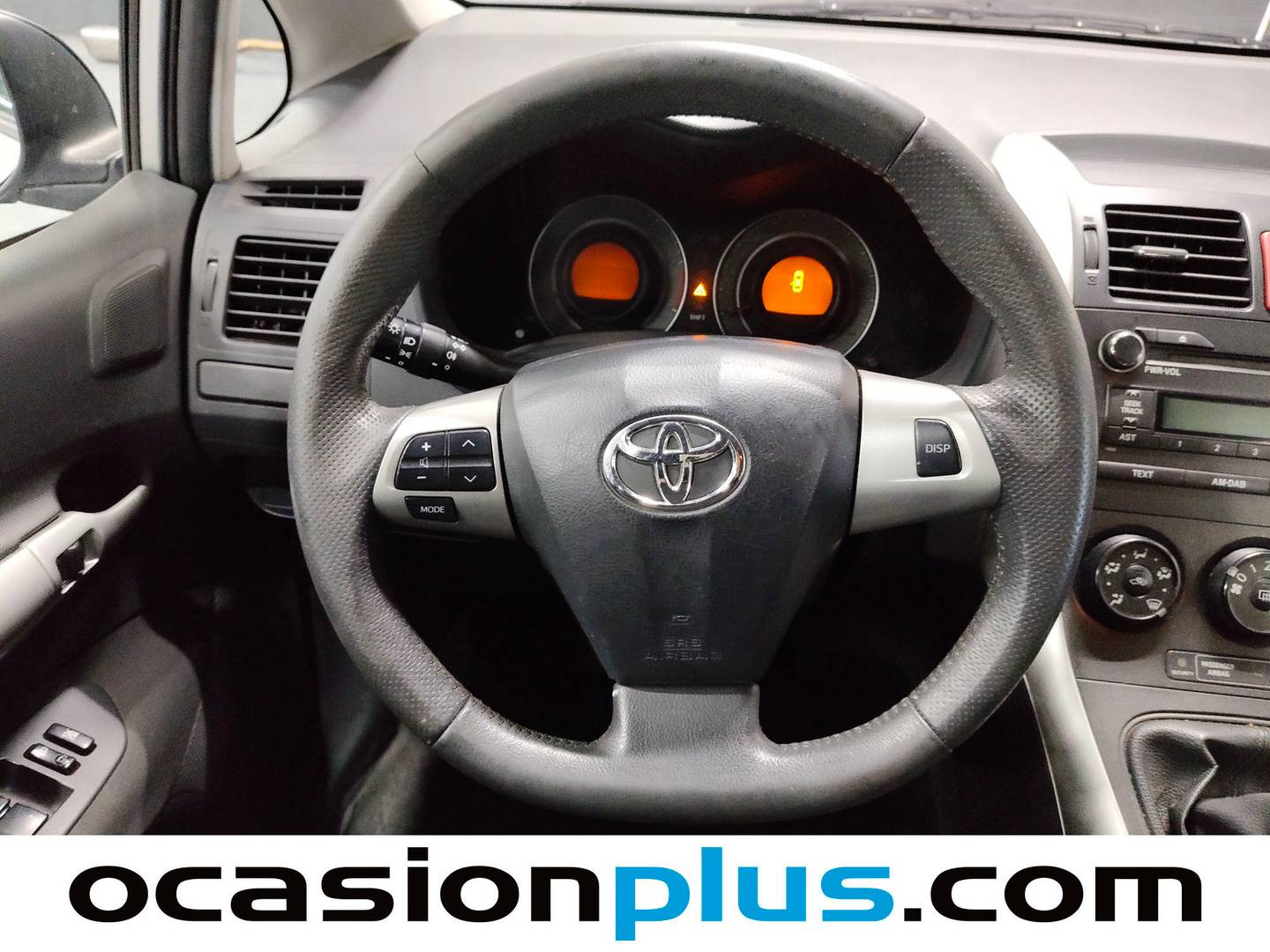 Extras y acabados del Toyota Auris Toyota Auris 1.4 D-4D Live DPF (90 CV)