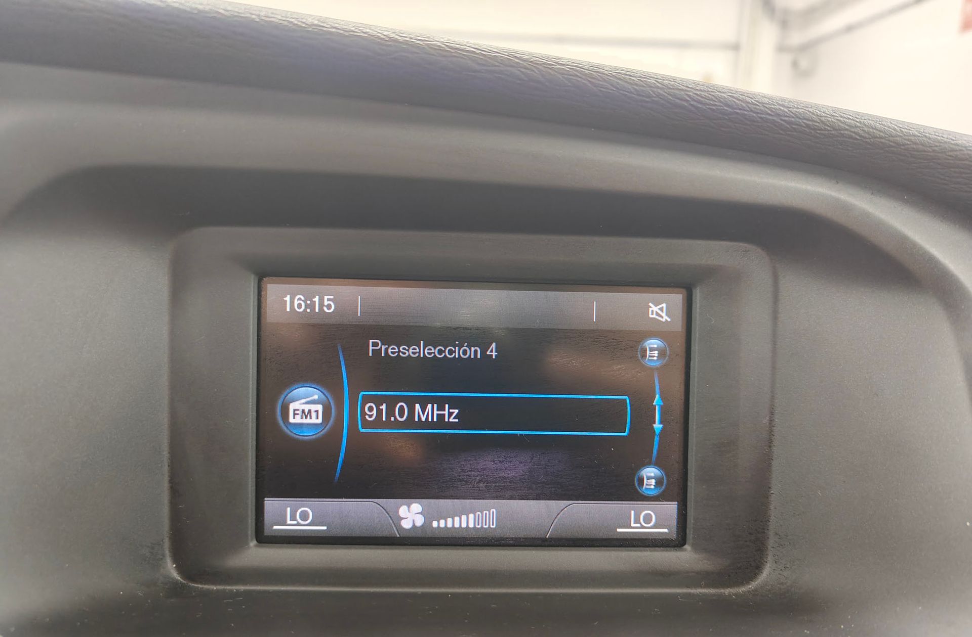Volvo V40 D2 Kinetic - foto 29