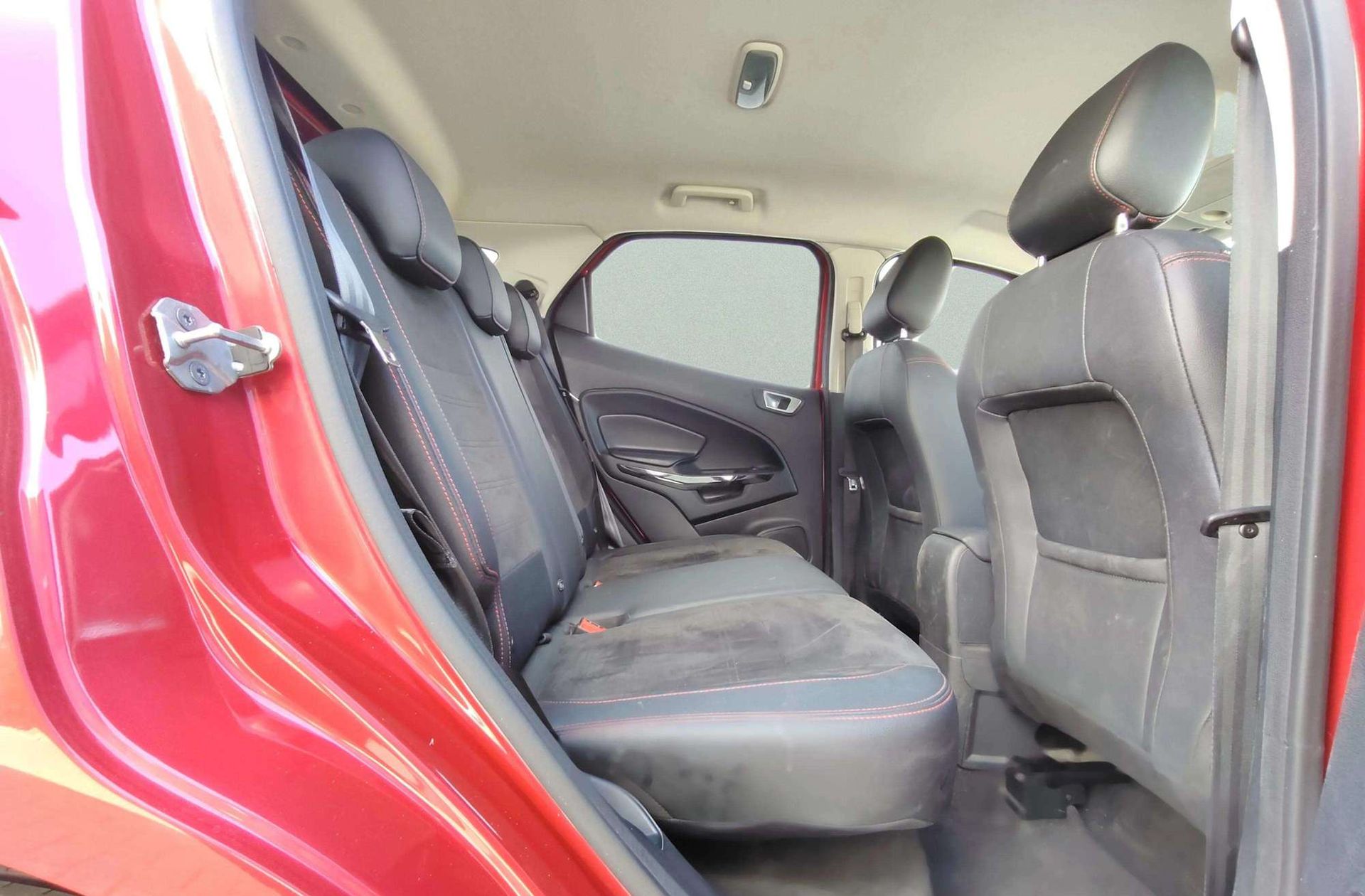 Ford EcoSport 1.0T EcoBoost ST Line - foto 16