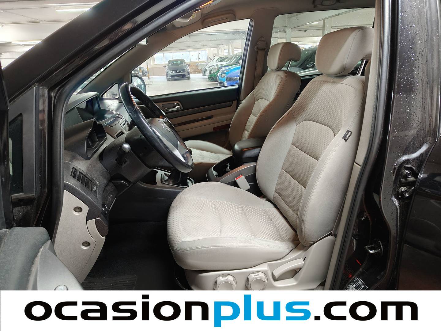 Foto SsangYong Rodius Ssangyong Rodius D22T Line  (178 CV) 7 plazas