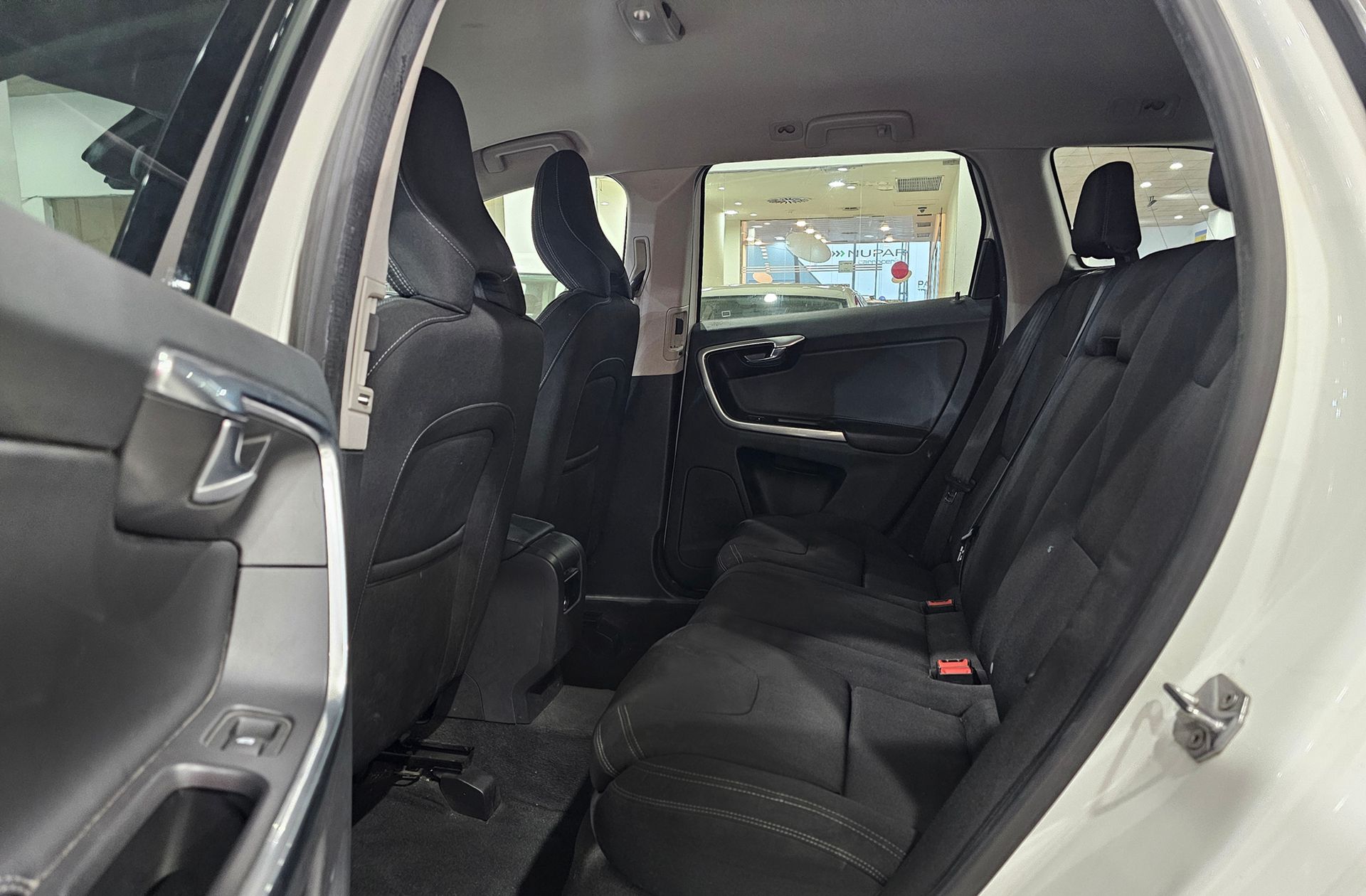 Volvo XC60 D3 Kinetic - foto 10