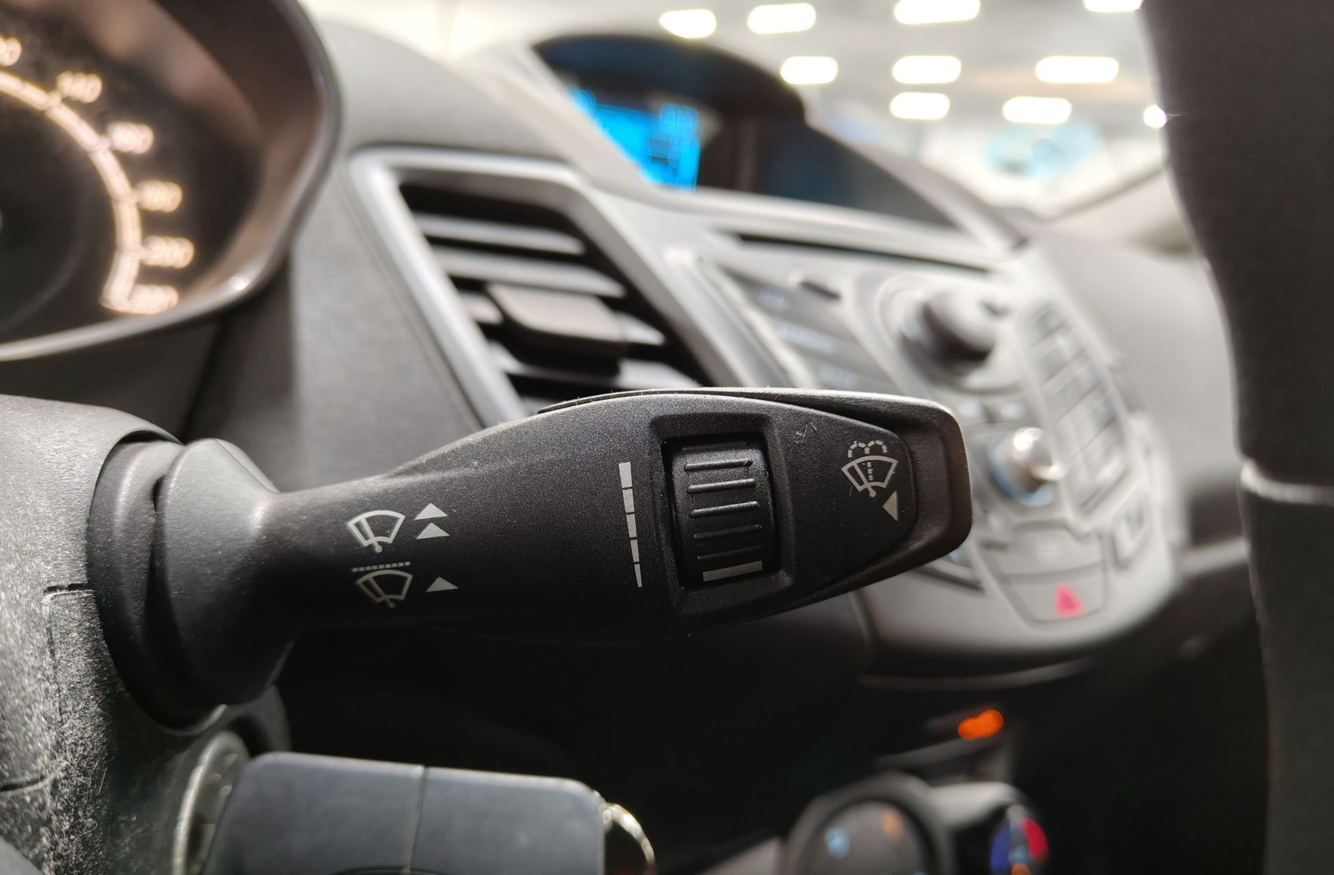 Ford Fiesta 1.0 EcoBoost Trend - foto 24