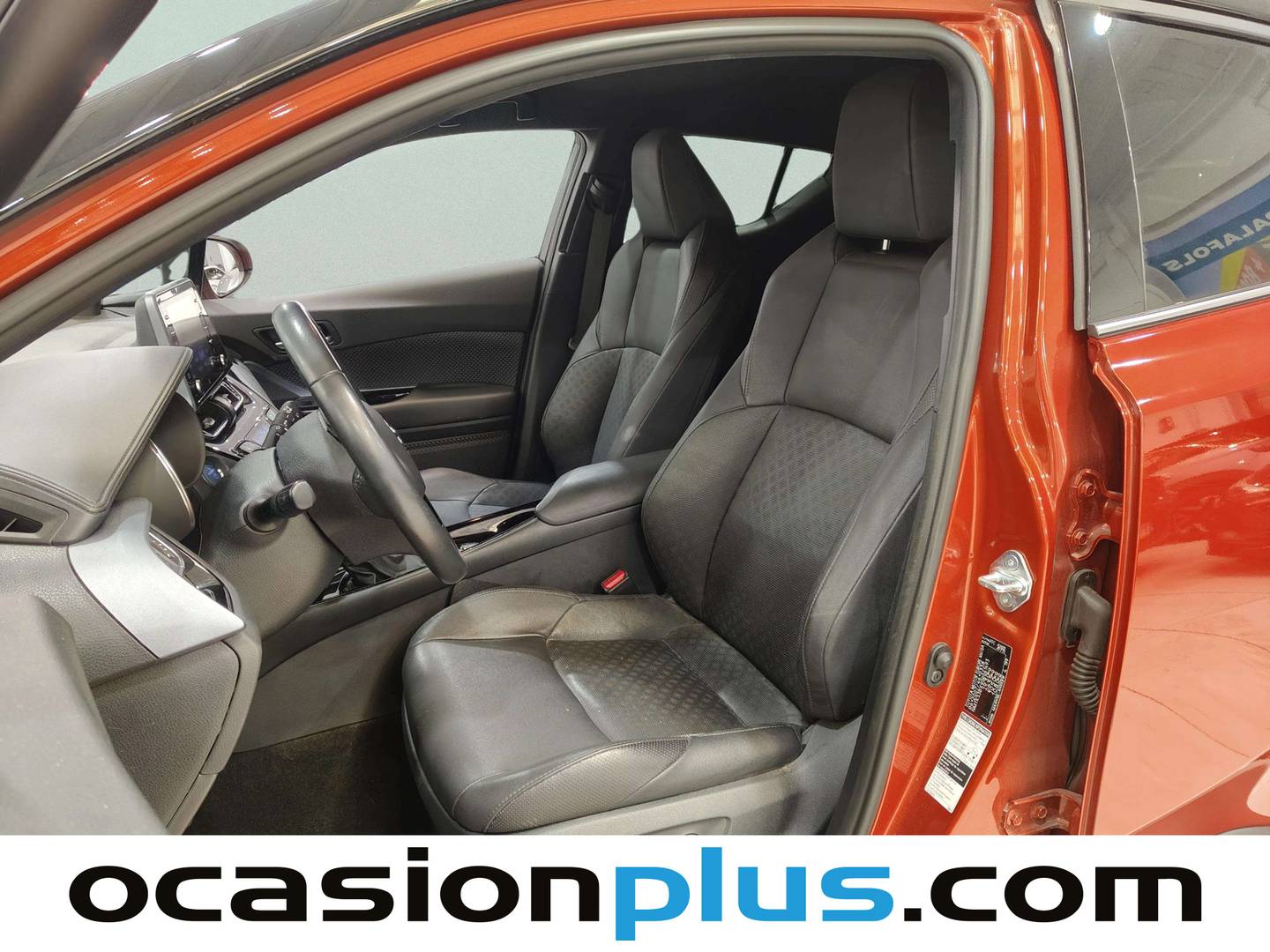 Foto asientos delanteros Toyota C-HR Toyota C-HR 180H Advance (184 CV)