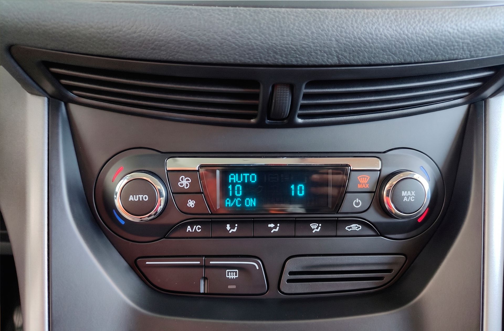 Ford C-Max 1.6 TDCi Trend - foto 30