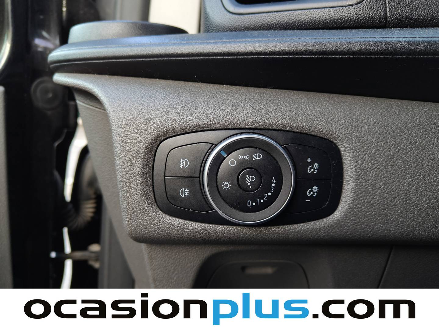 Foto Ford Transit Custom Ford Transit Custom Kombi 2.0 TDCI 320 L1 Trend (130 CV) 9 Plazas