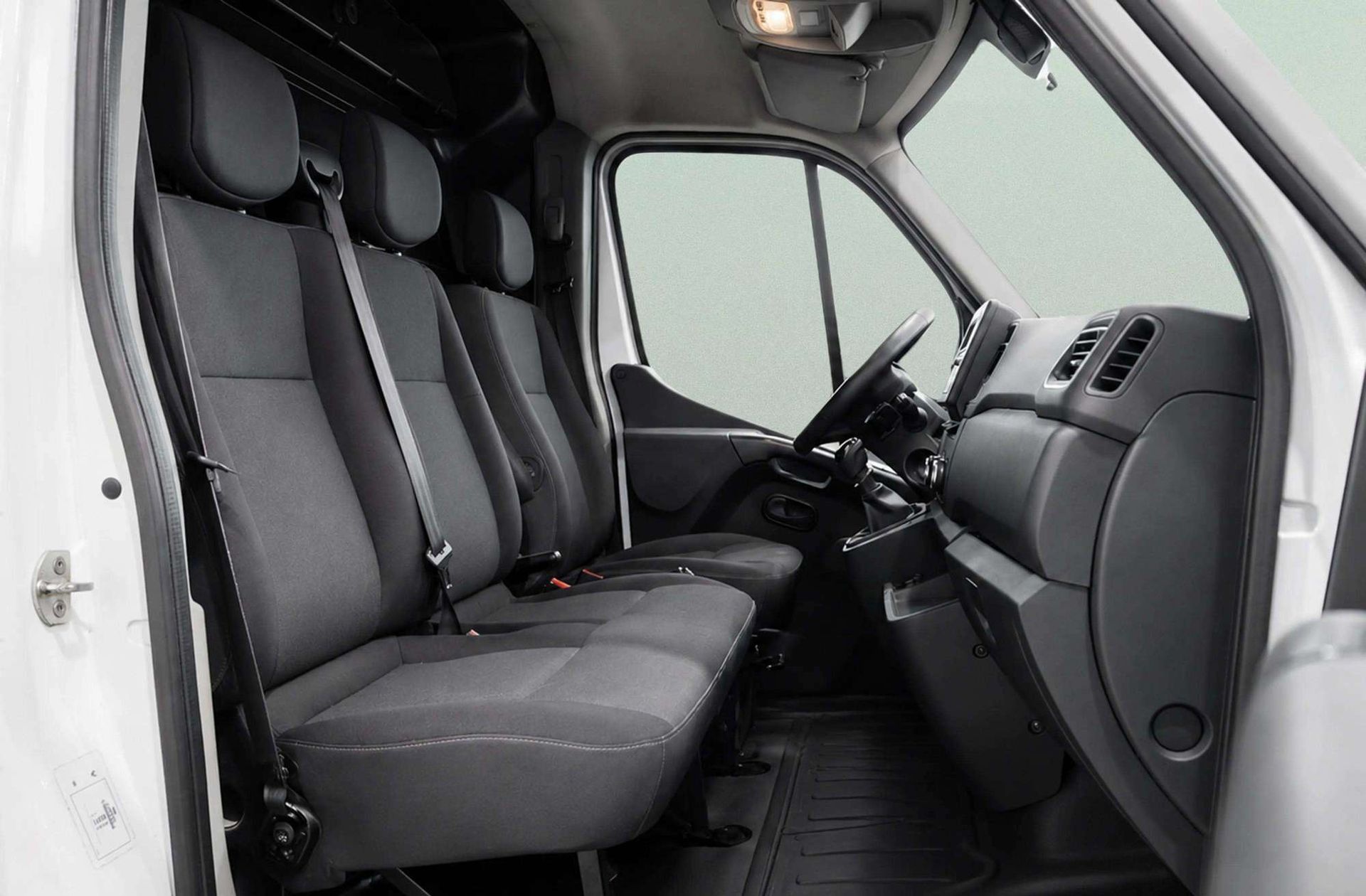 Renault Master Furgon L2H2 3500 Blue dCi 3 plazas - foto 12