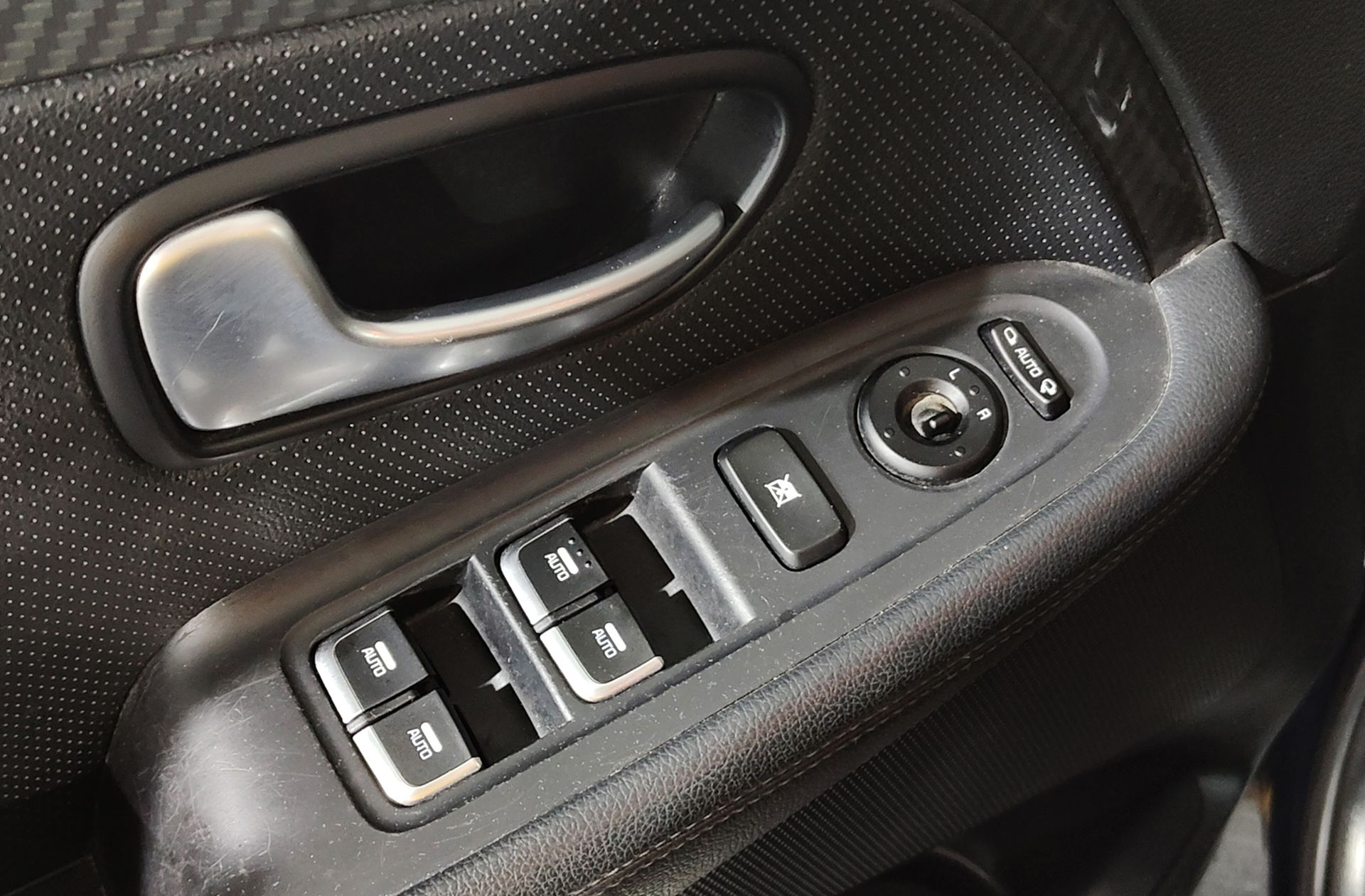 Kia Carens 1.6 GDi Drive 7 plazas - foto 30