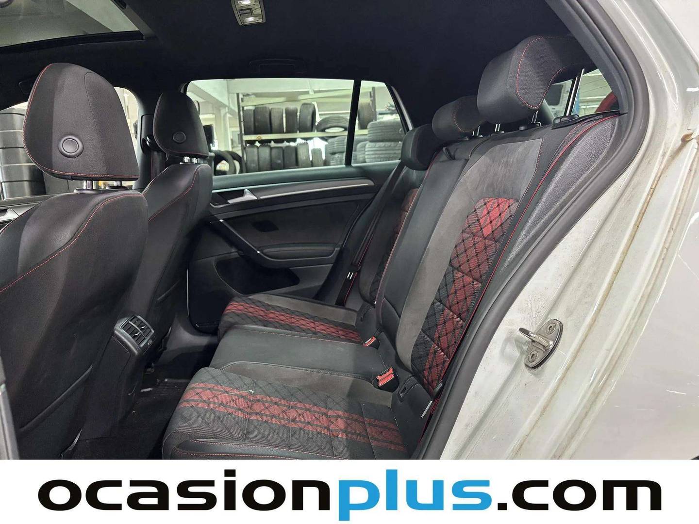 Foto asientos traseros Volkswagen Golf Volkswagen Golf GTI TCR 2.0 TSI  (290 CV) DSG